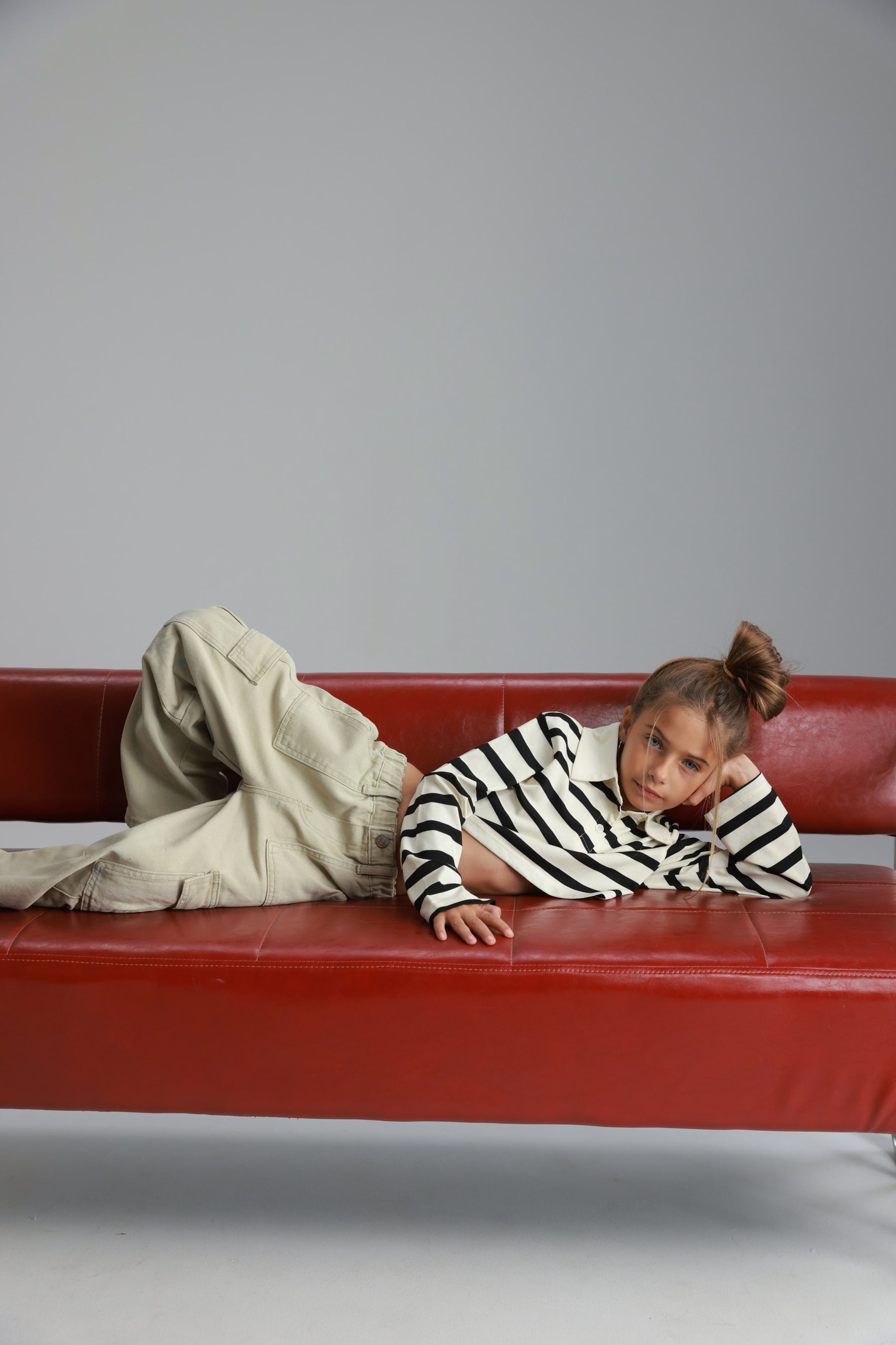 חולצת אריאה פסים שחור/שמנת