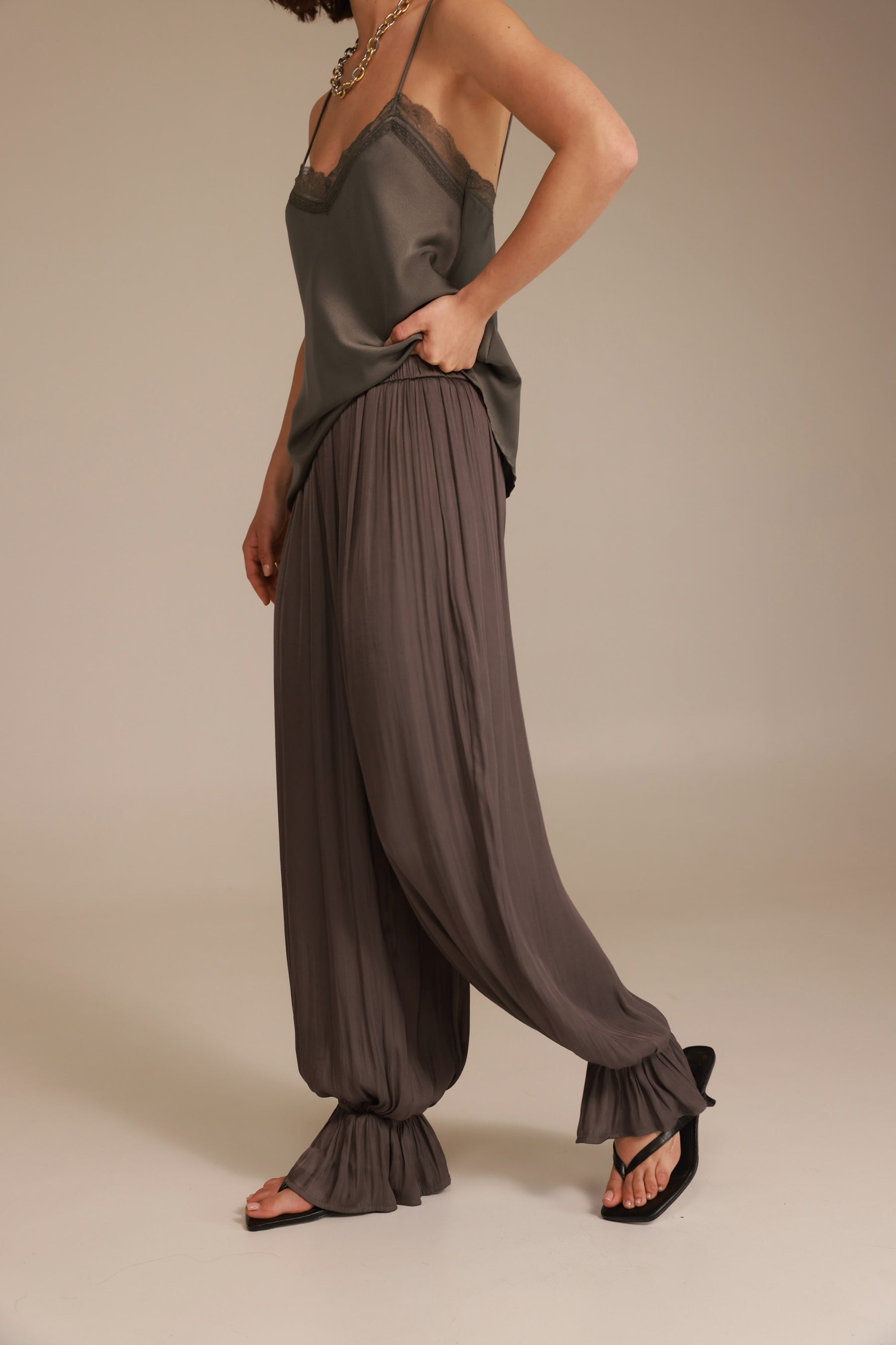 מכנסי אדיה אפורים