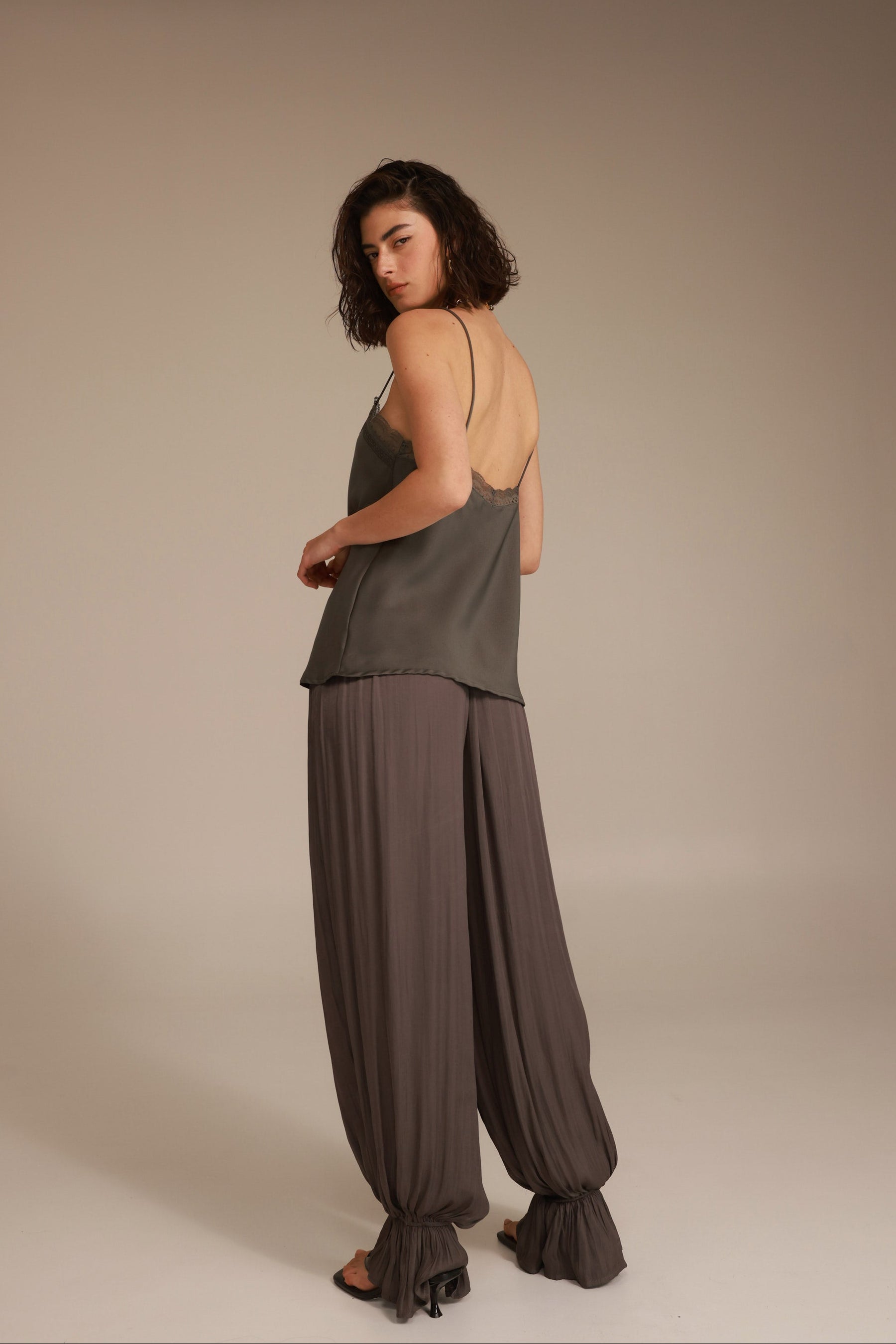 מכנסי אדיה אפורים