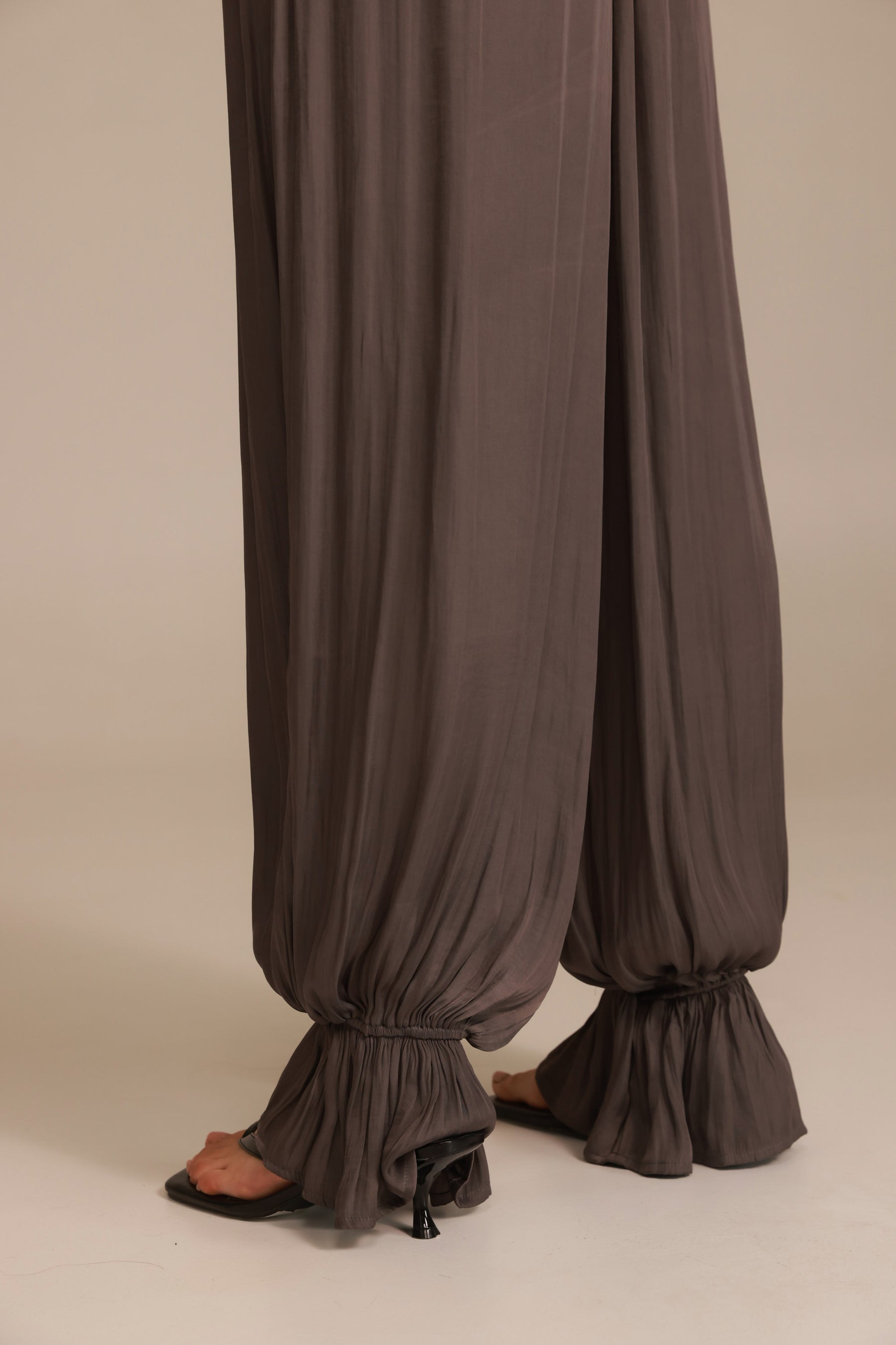 מכנסי אדיה אפורים