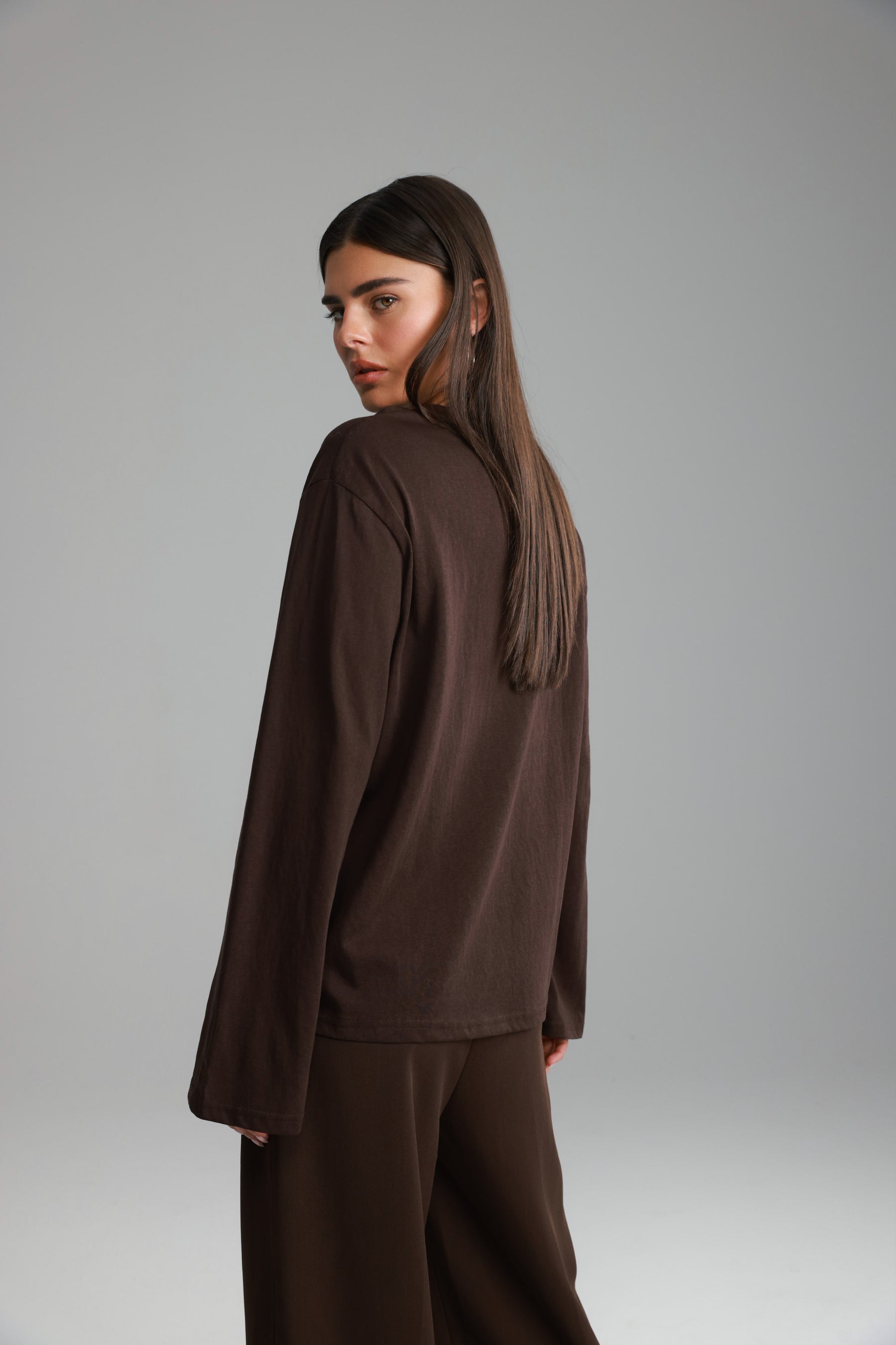 חולצת אמור חום כהה