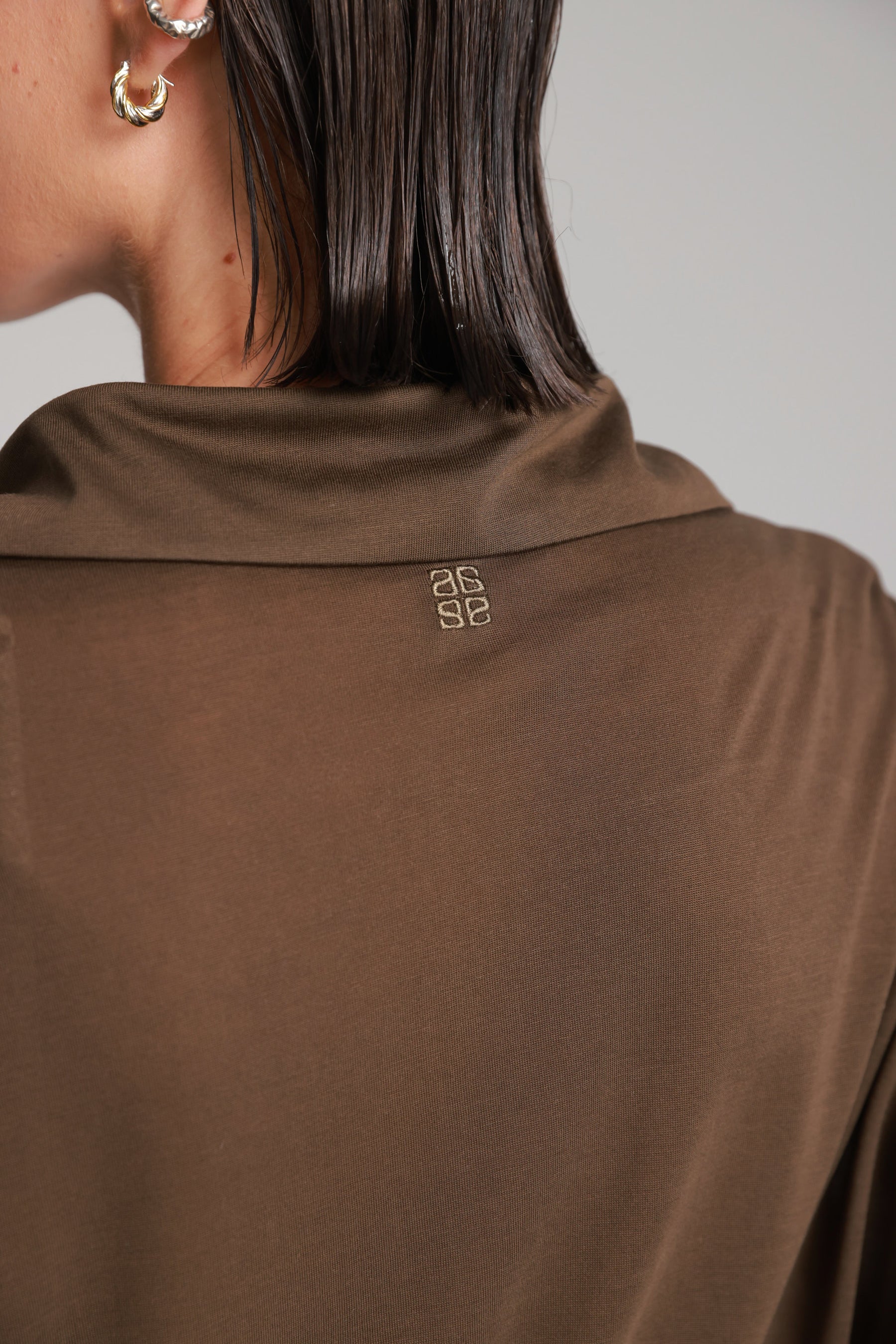 חולצת ליבי מכופתרת חומה