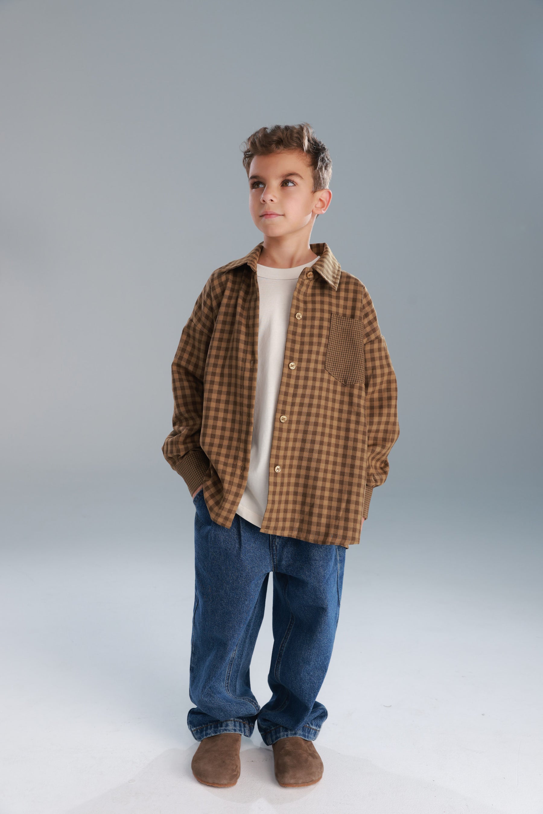 חולצת מרטין מכופתרת חומה