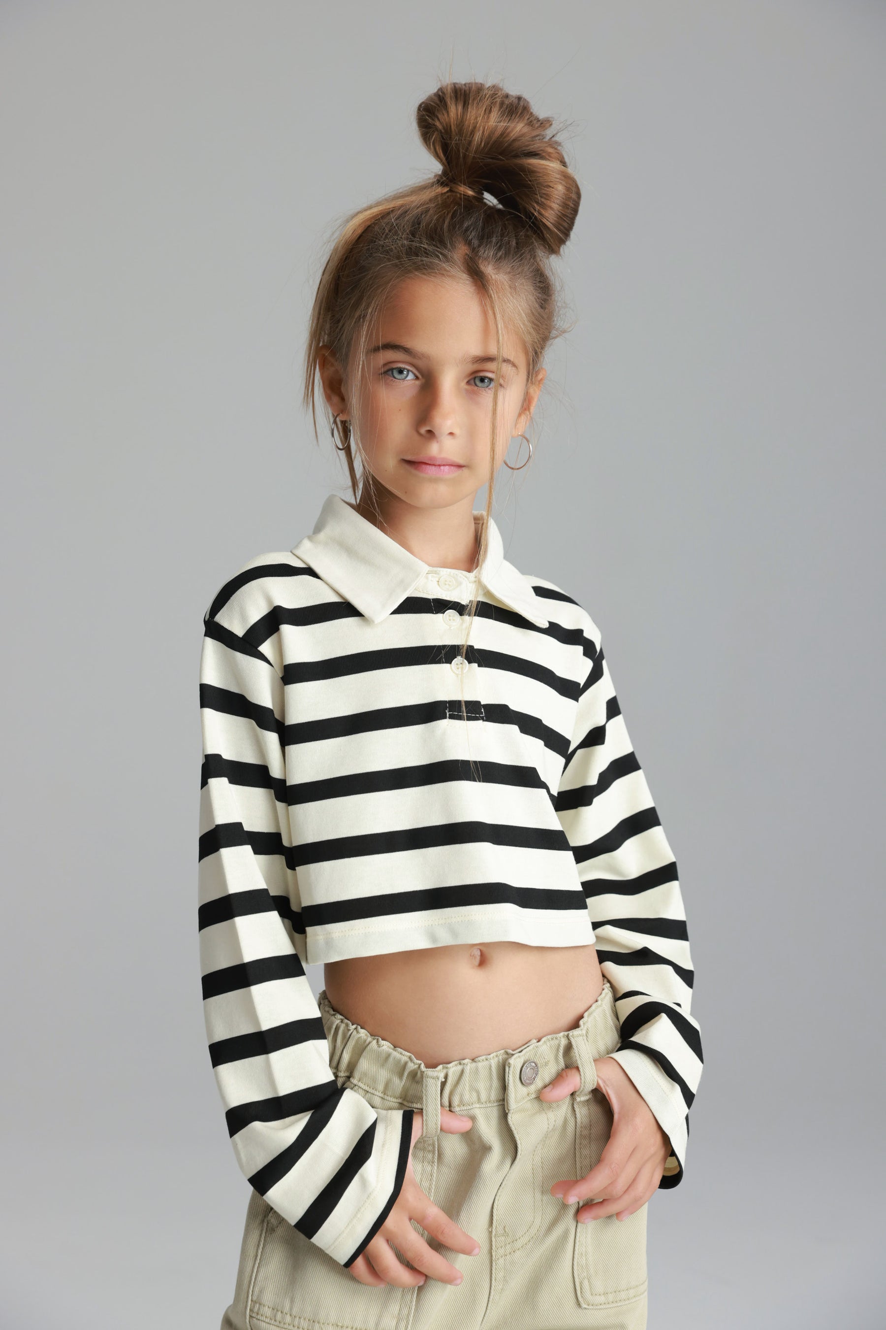 חולצת אריאה פסים שחור/שמנת