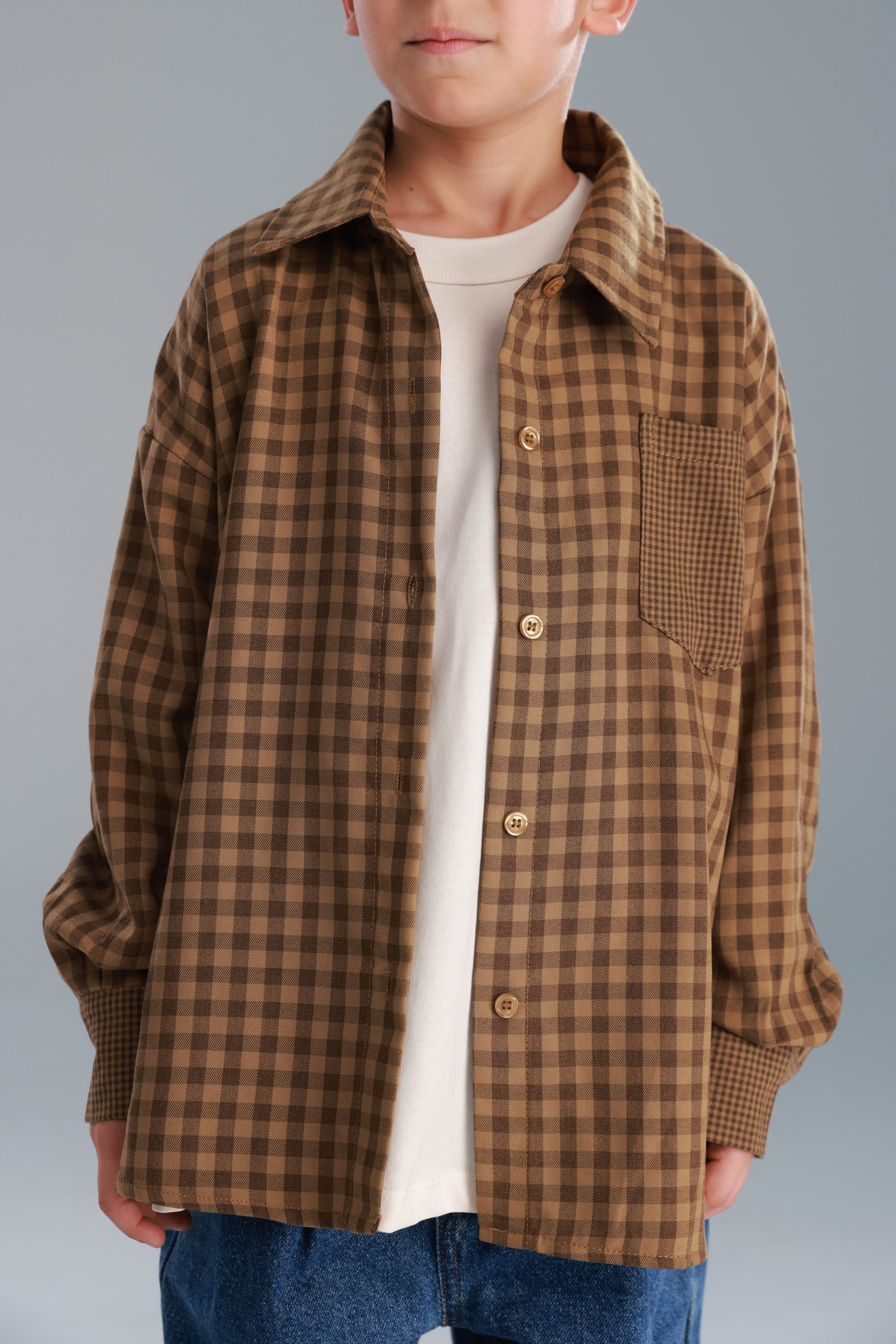 חולצת מרטין מכופתרת חומה