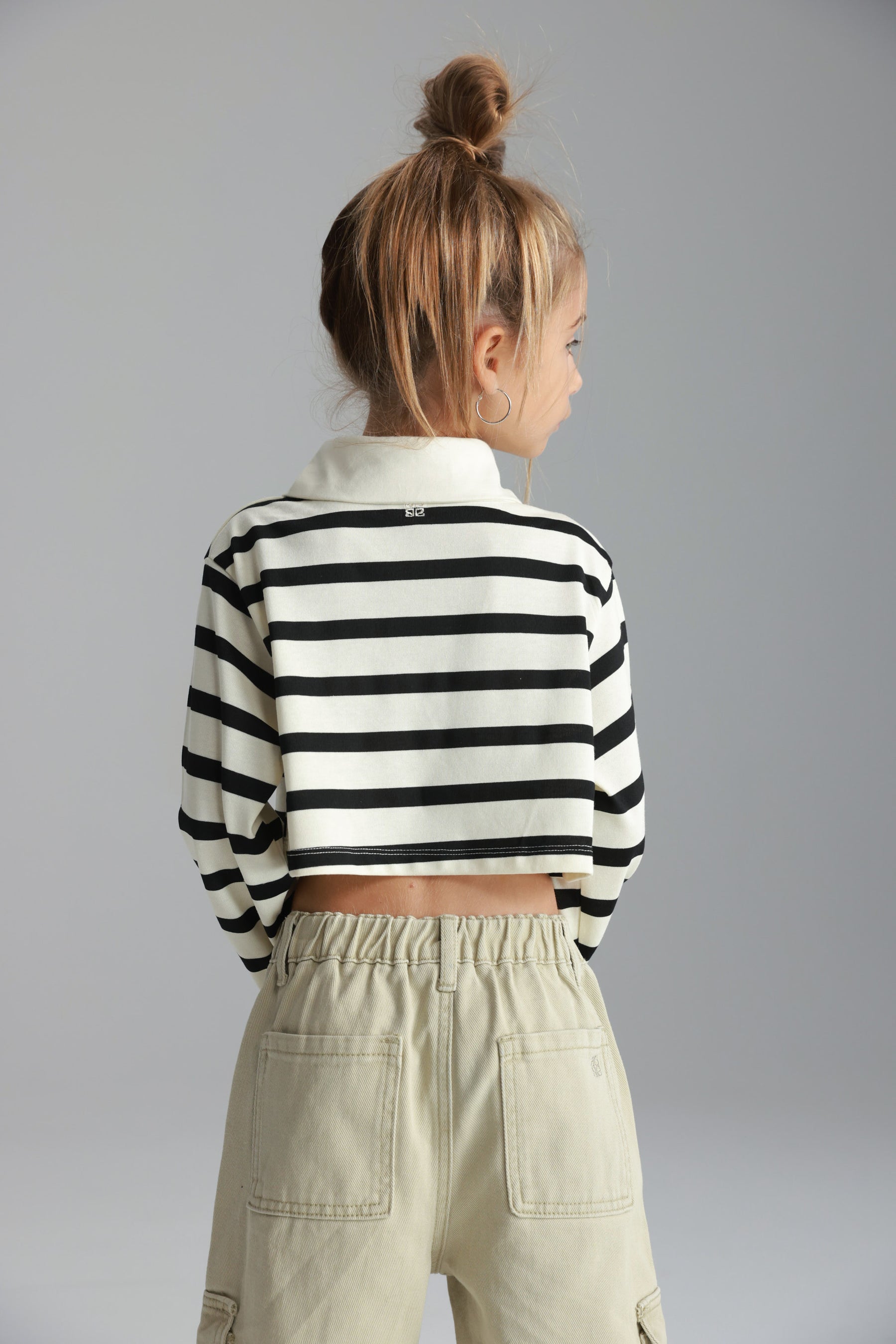 חולצת אריאה פסים שחור/שמנת