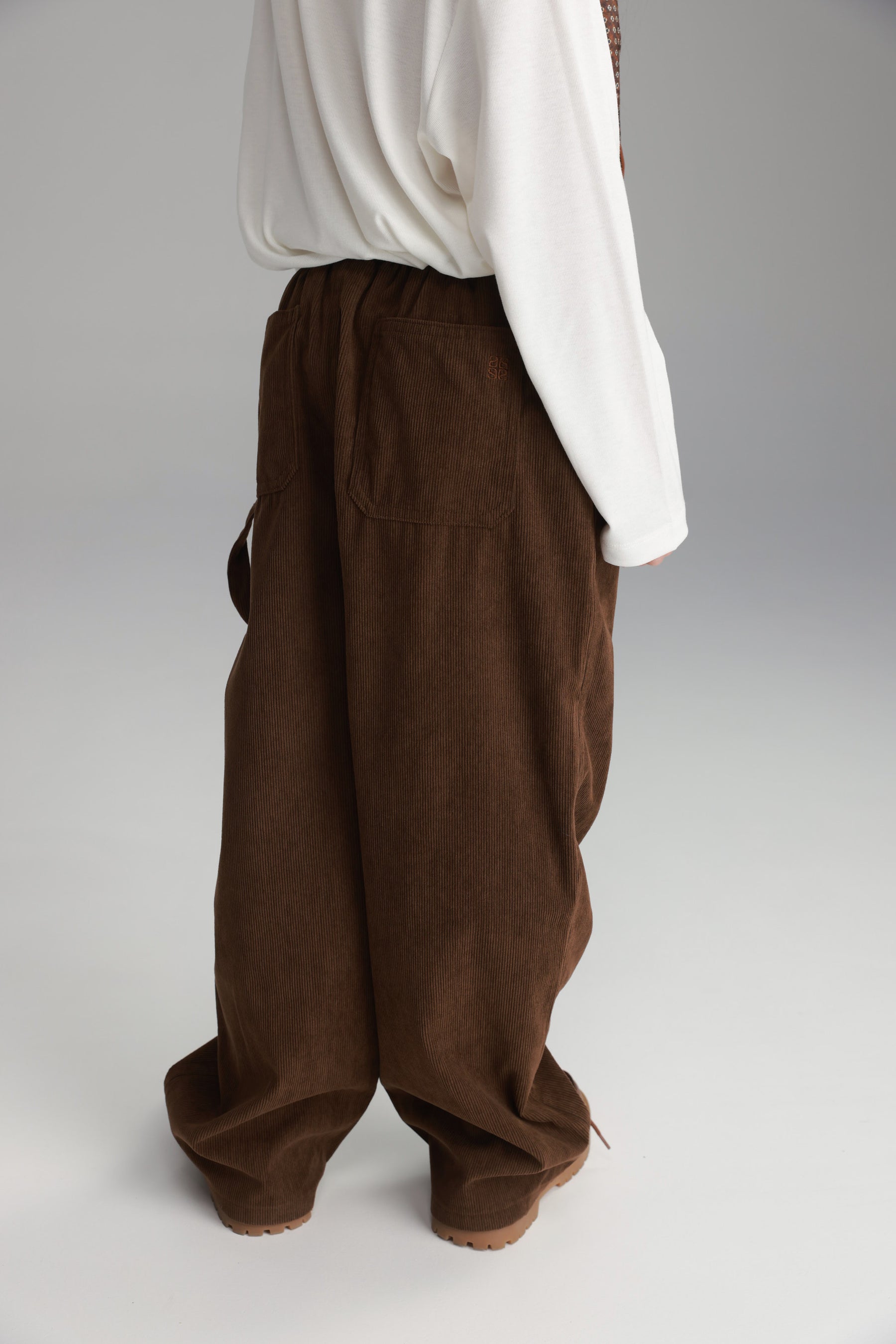 מכנסי ג'ורג' חומים