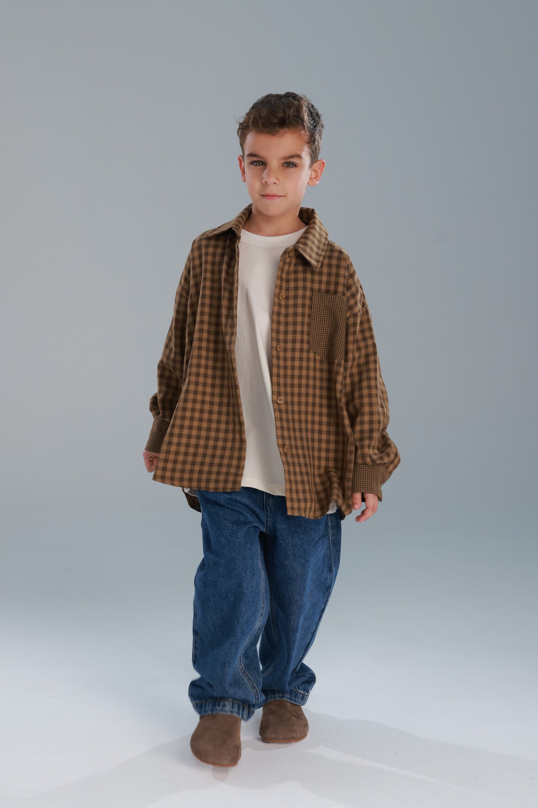 חולצת מרטין מכופתרת חומה