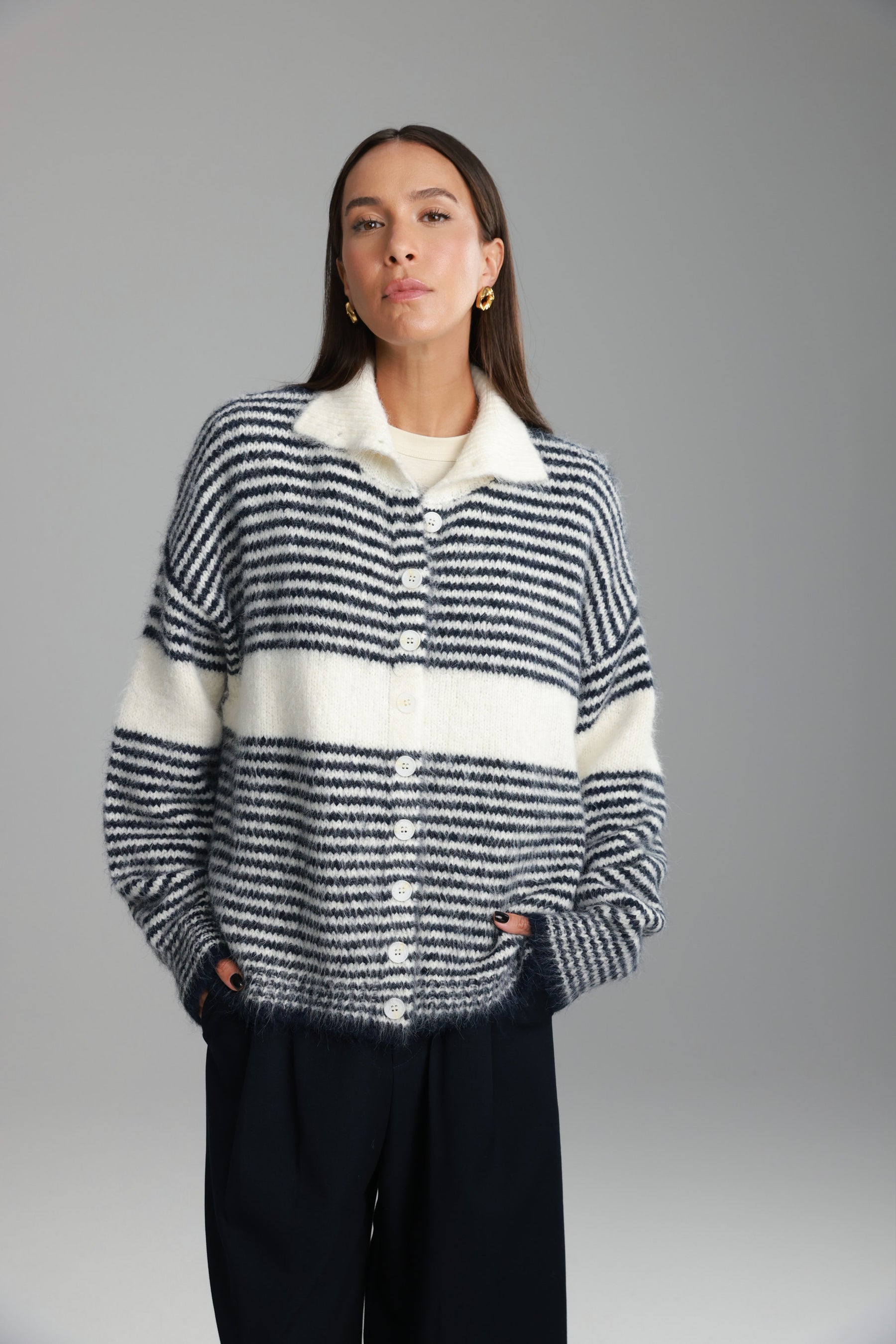 סוודר טוני שמנת/נייבי