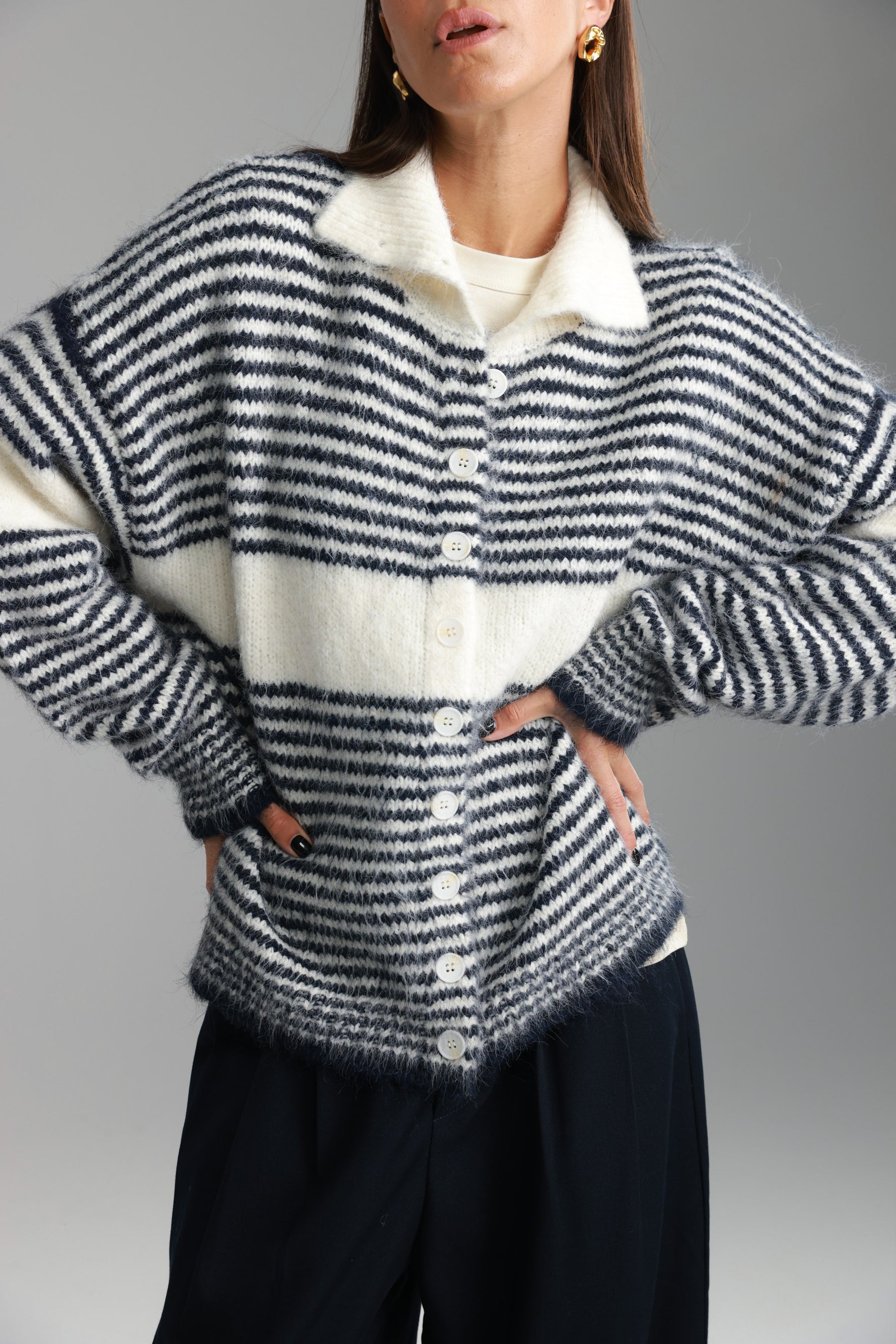 סוודר טוני שמנת/נייבי