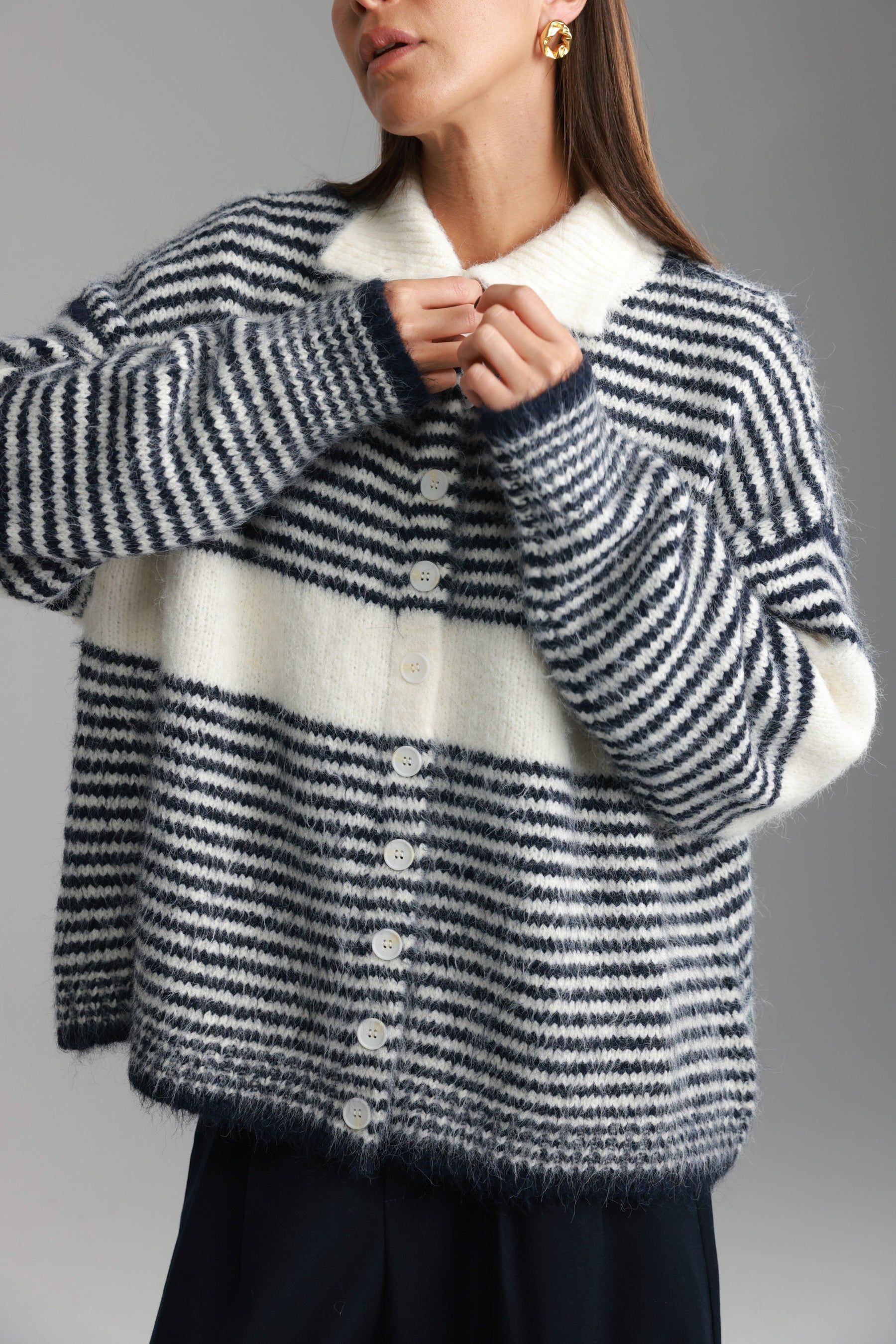 סוודר טוני שמנת/נייבי