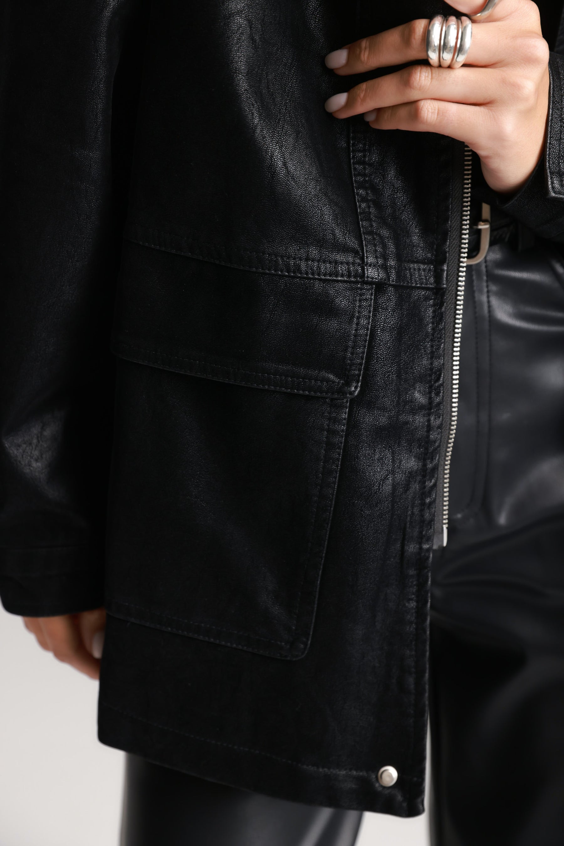 מעיל ג'ני שחור