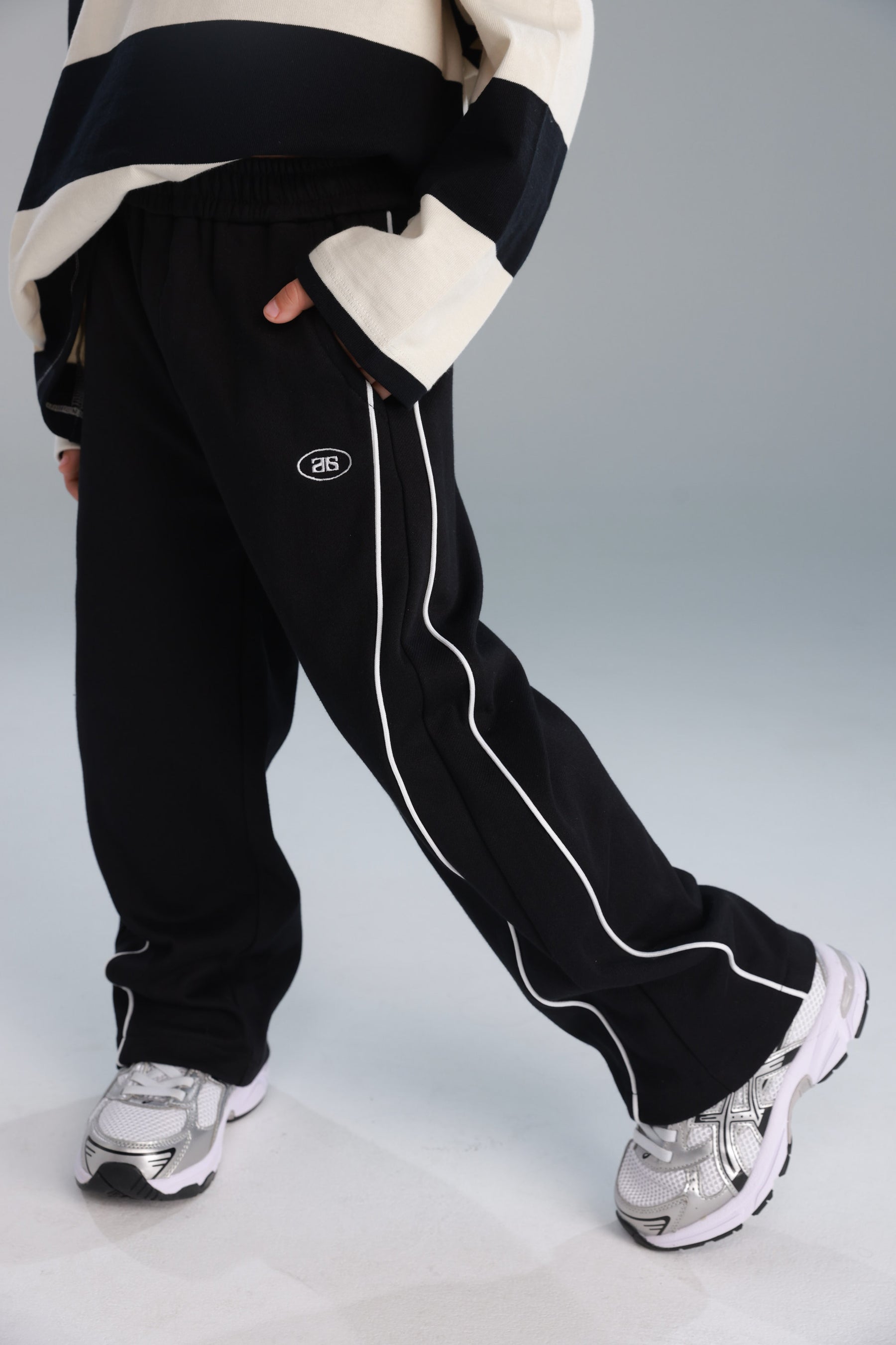 מכנסי אולי שחורים