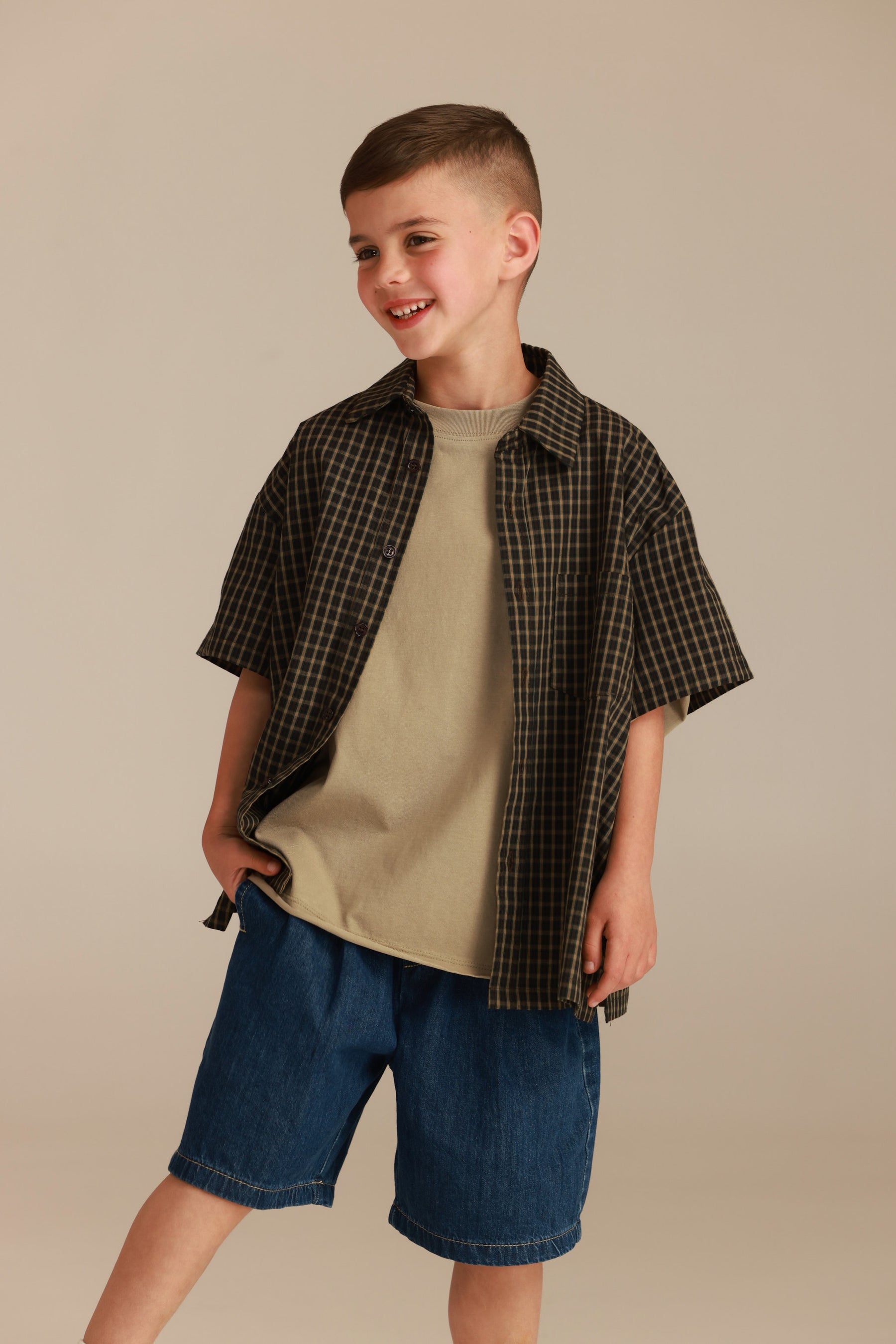 חולצת אודל מכופתרת חומה