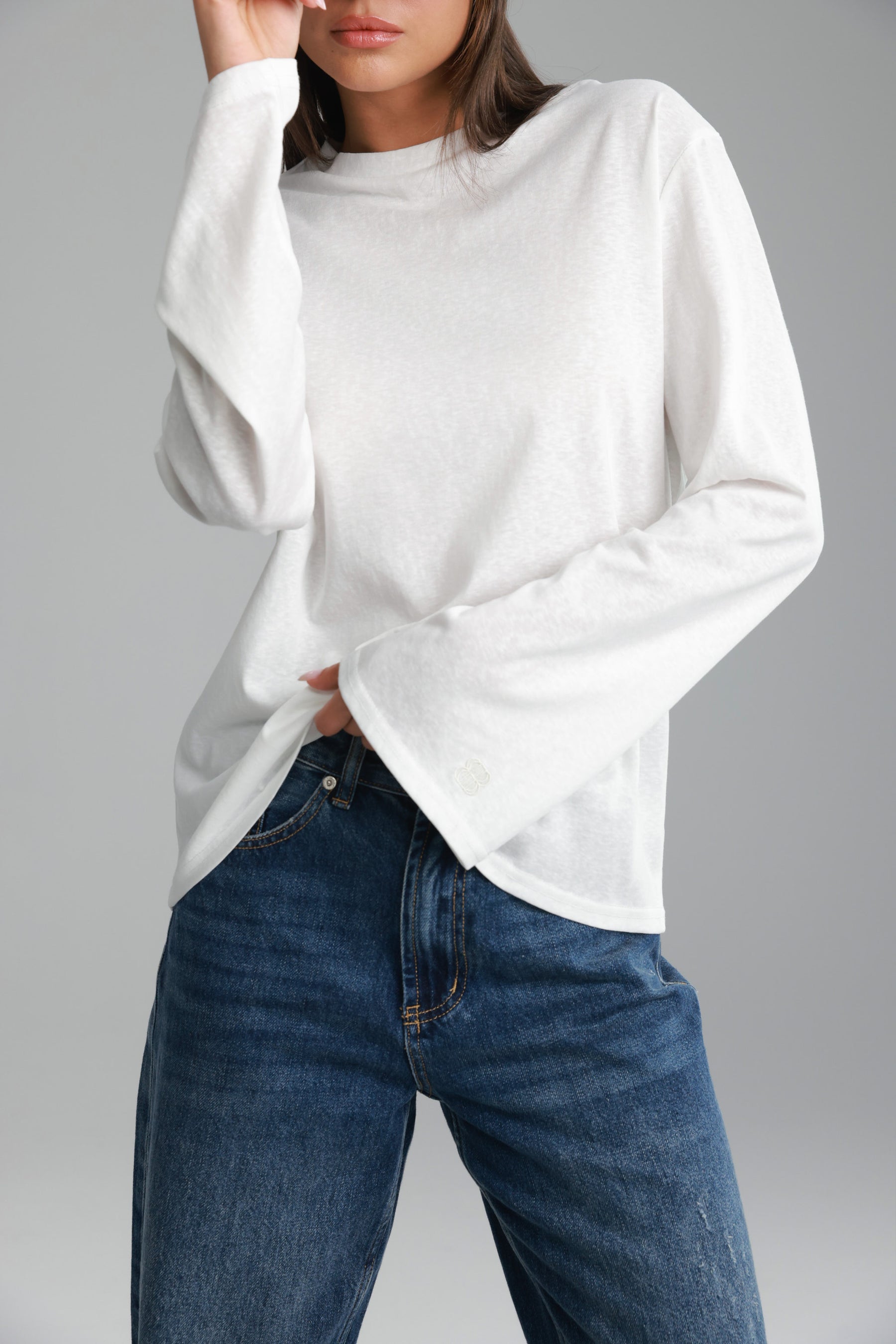 חולצת אמור לבנה