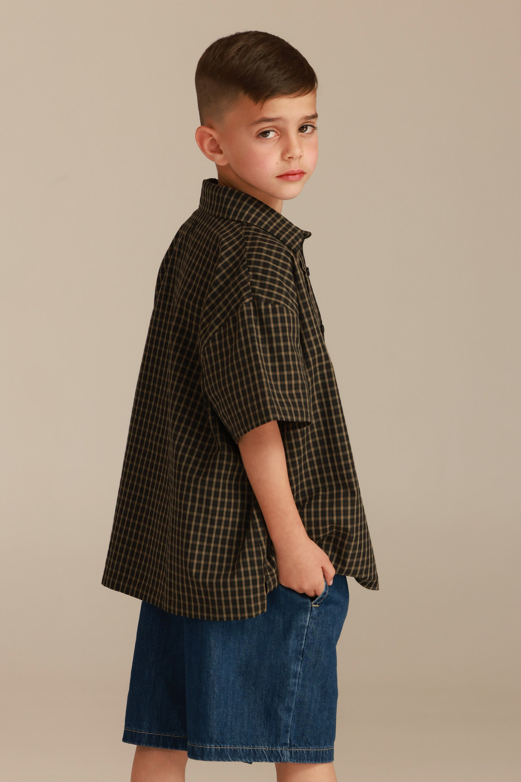 חולצת אודל מכופתרת חומה