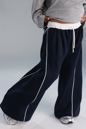 מכנסי ווילסון נייבי