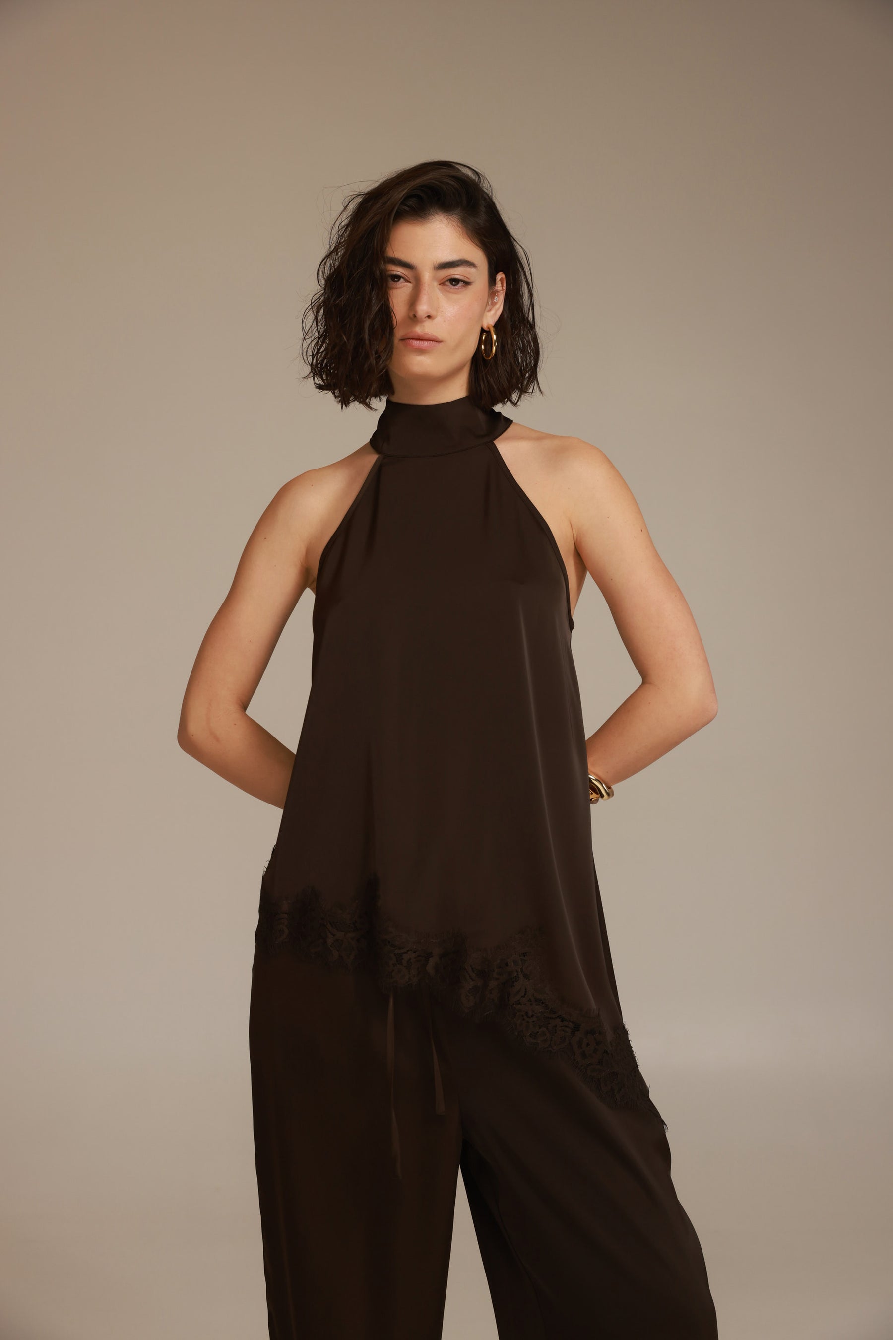 גופיית קולר סיאל חומה