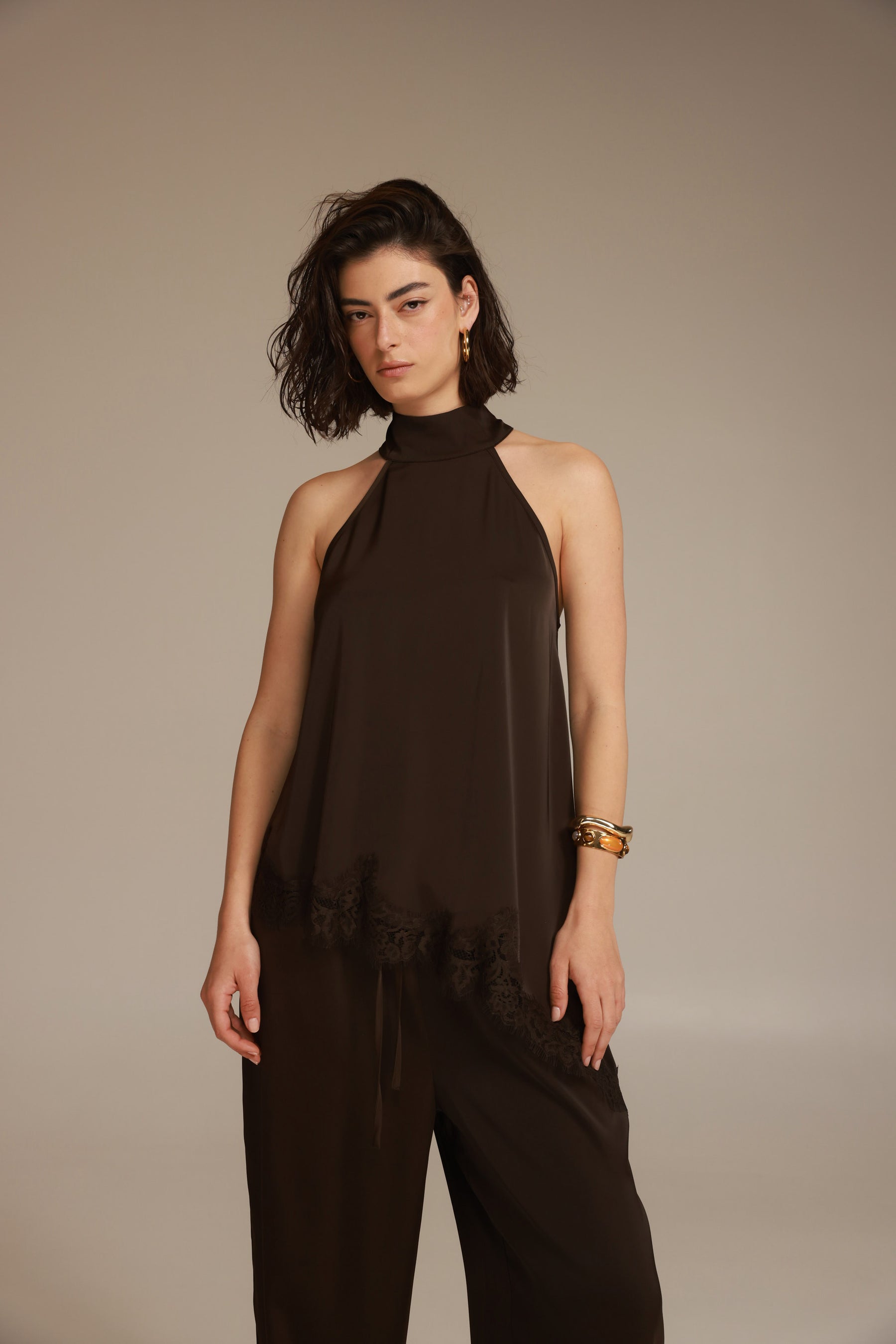 גופיית קולר סיאל חומה