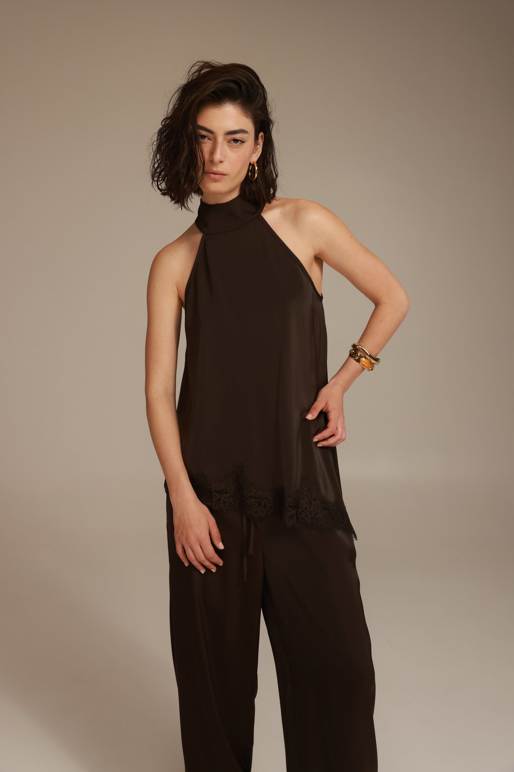 גופיית קולר סיאל חומה