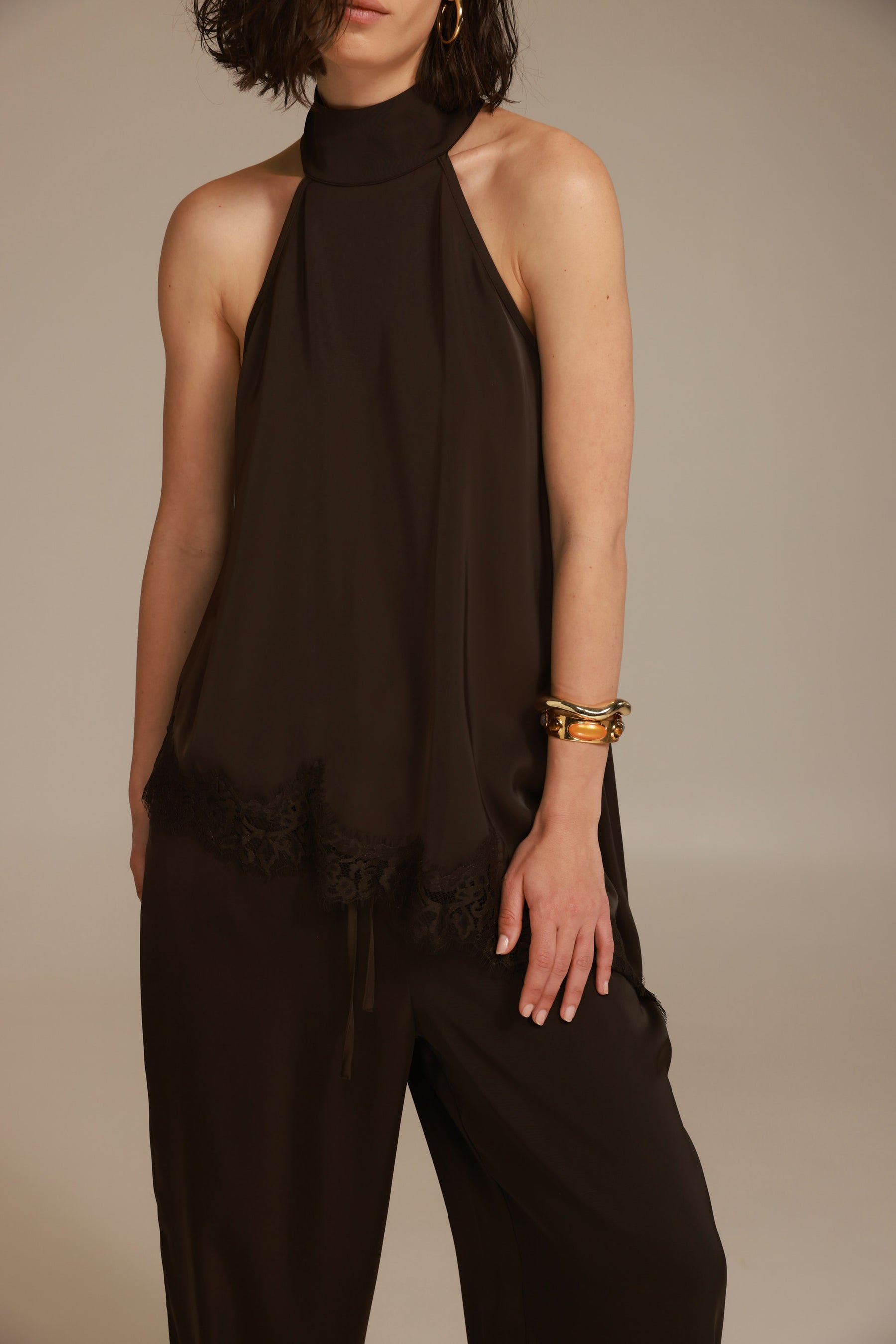 גופיית קולר סיאל חומה