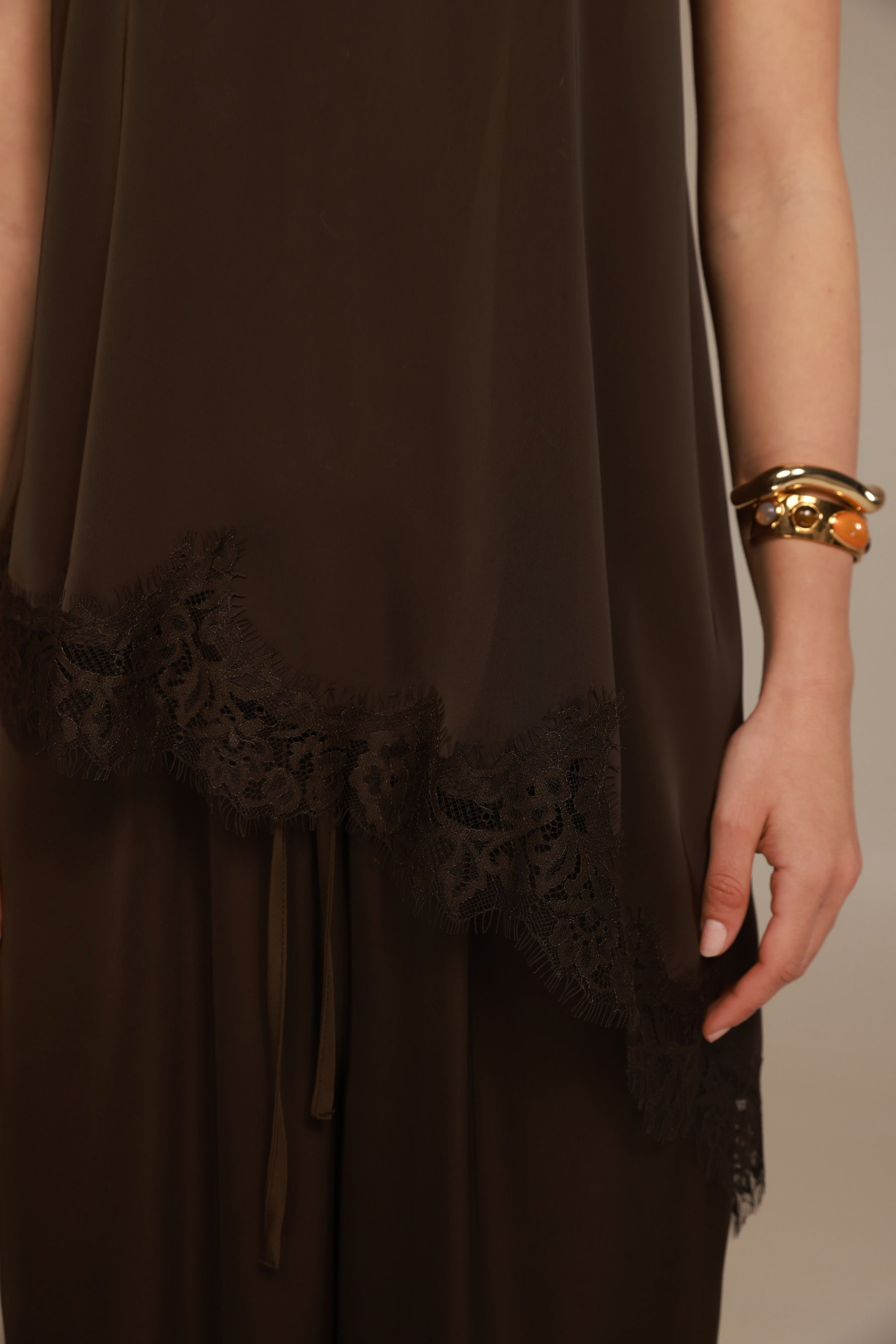 גופיית קולר סיאל חומה