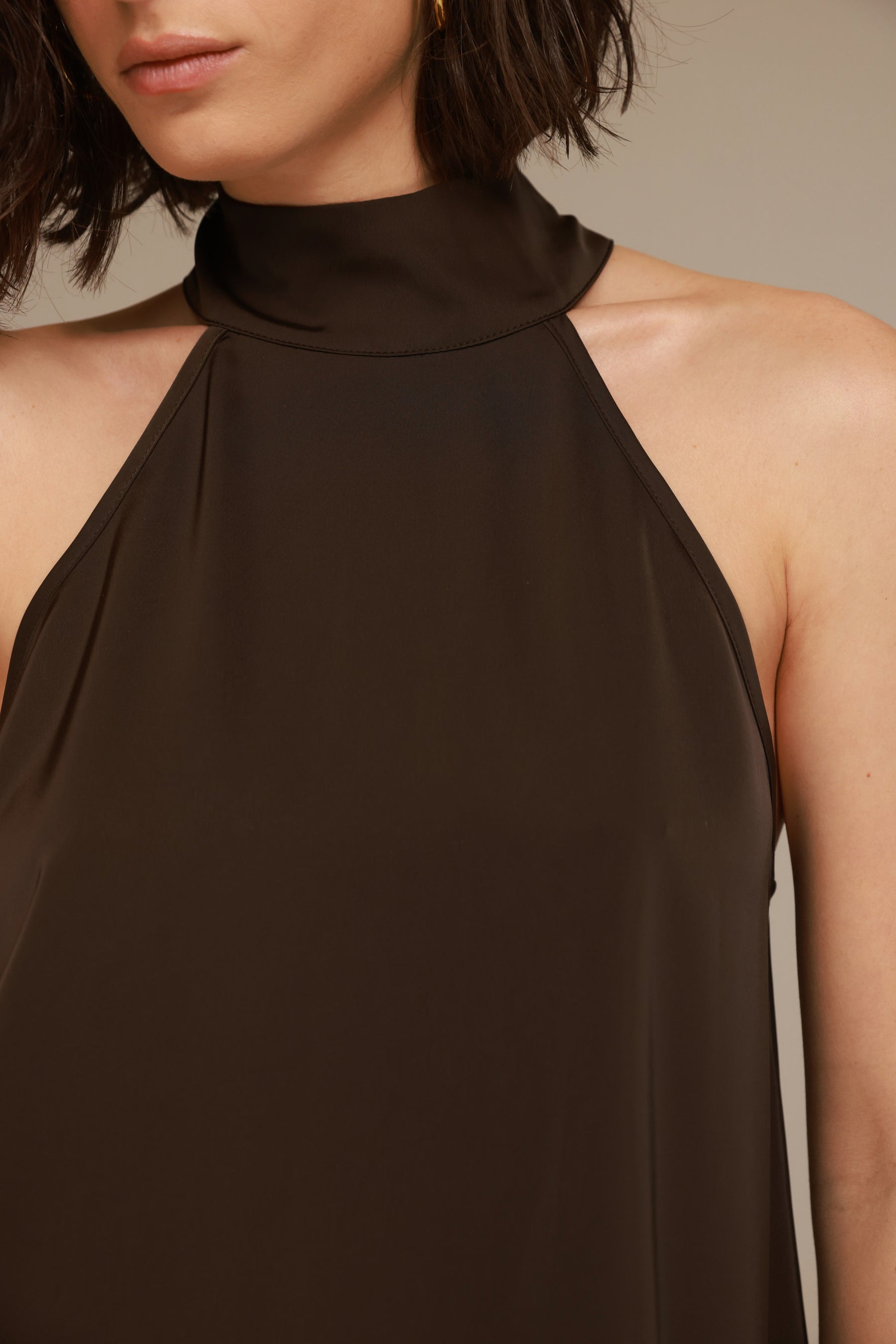 גופיית קולר סיאל חומה