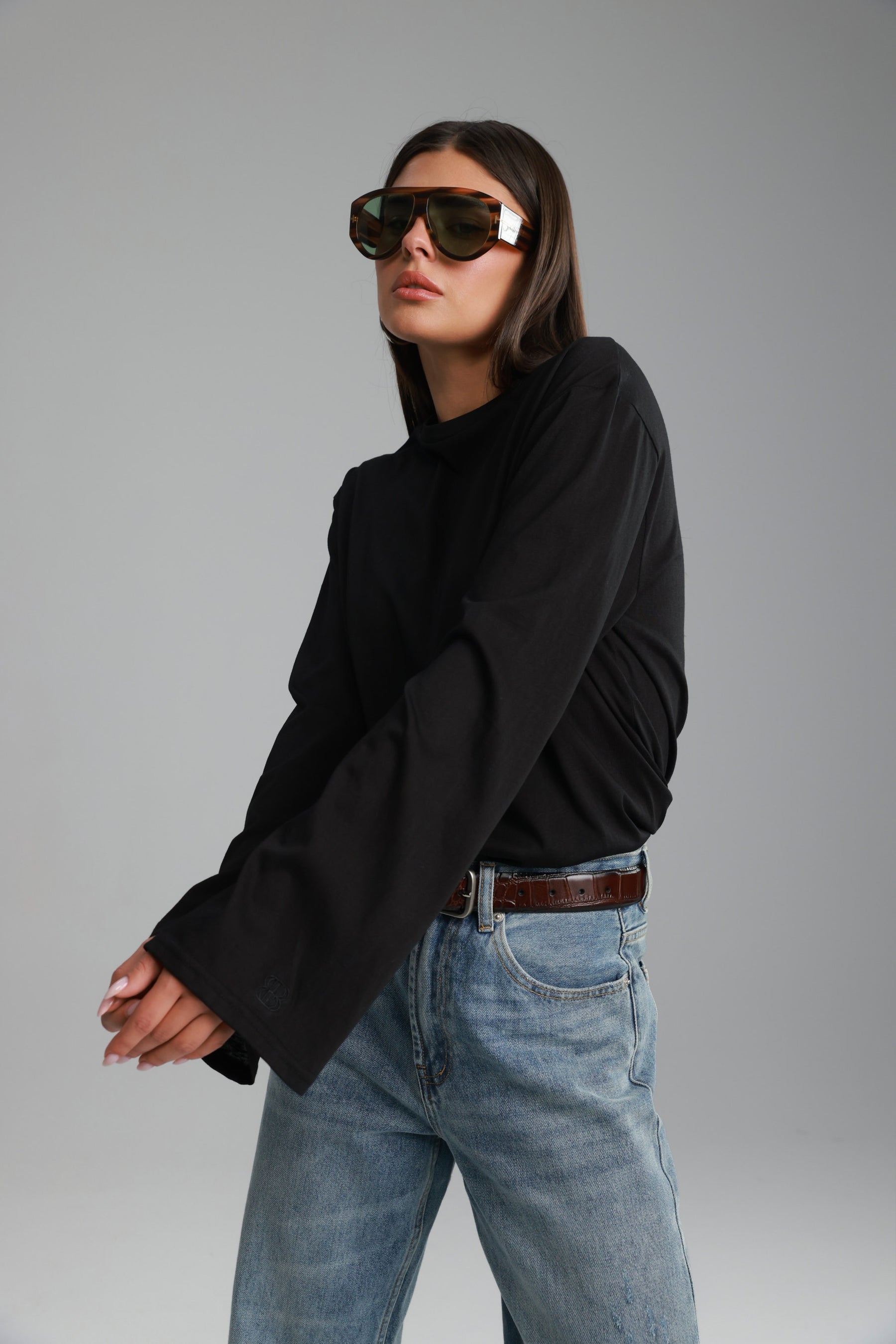 חולצת אמור שחורה