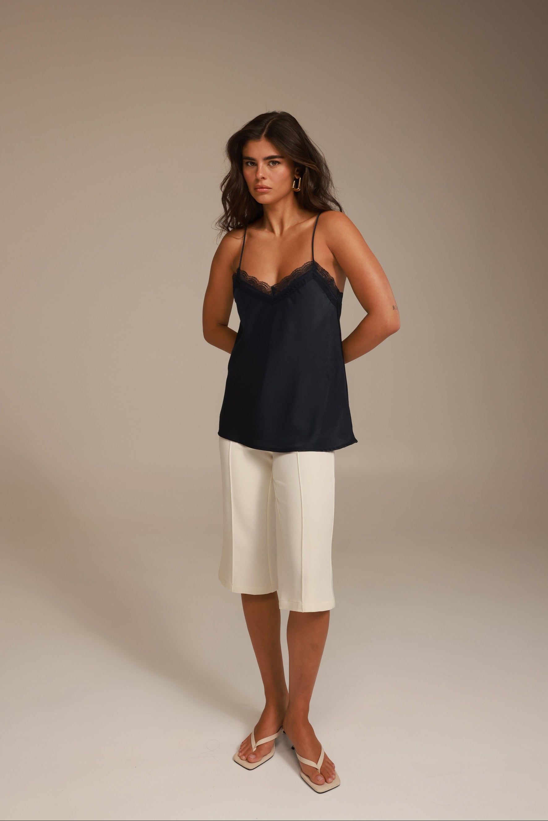 גופיית רוסליה נייבי