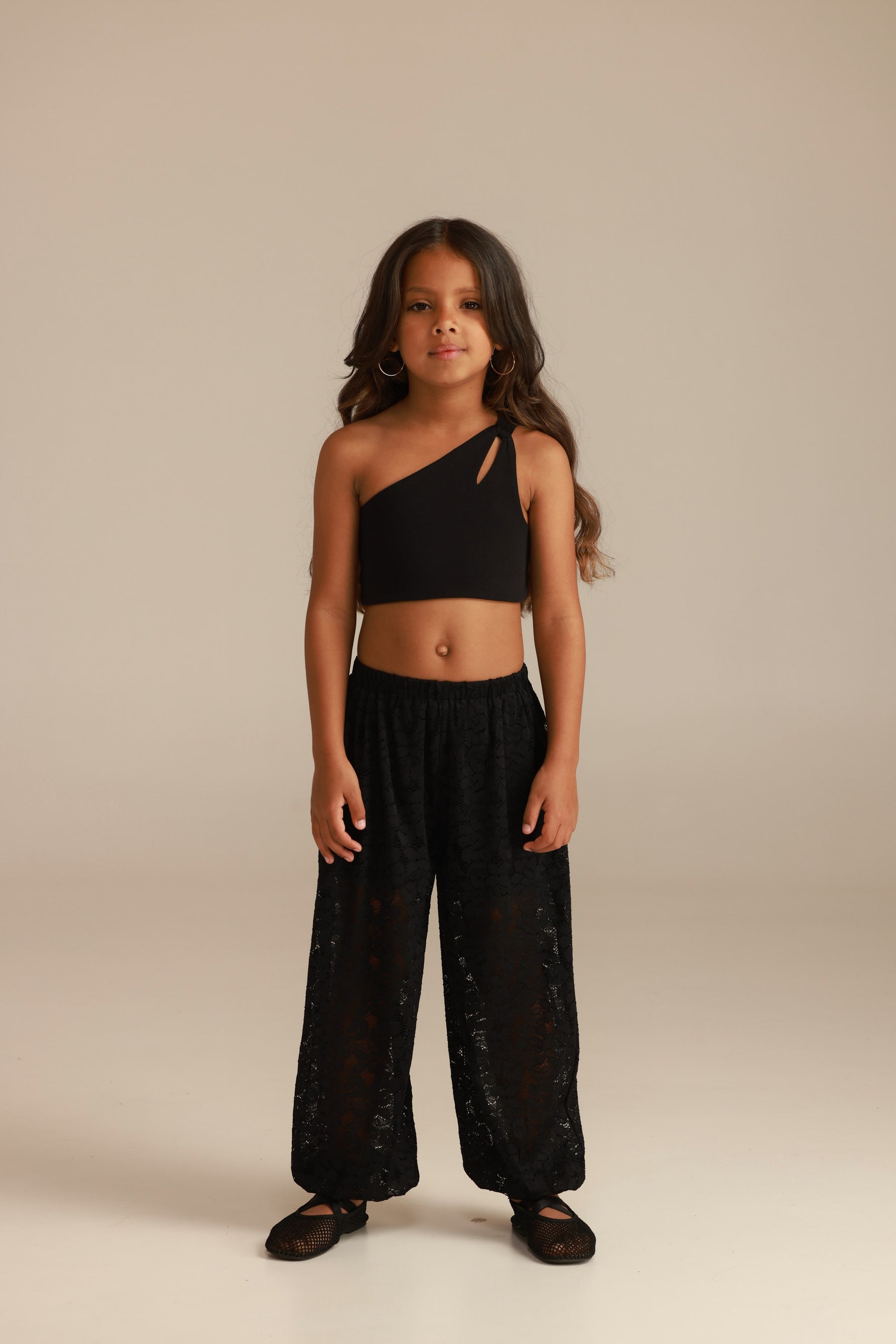 גופיית עמליה שחורה