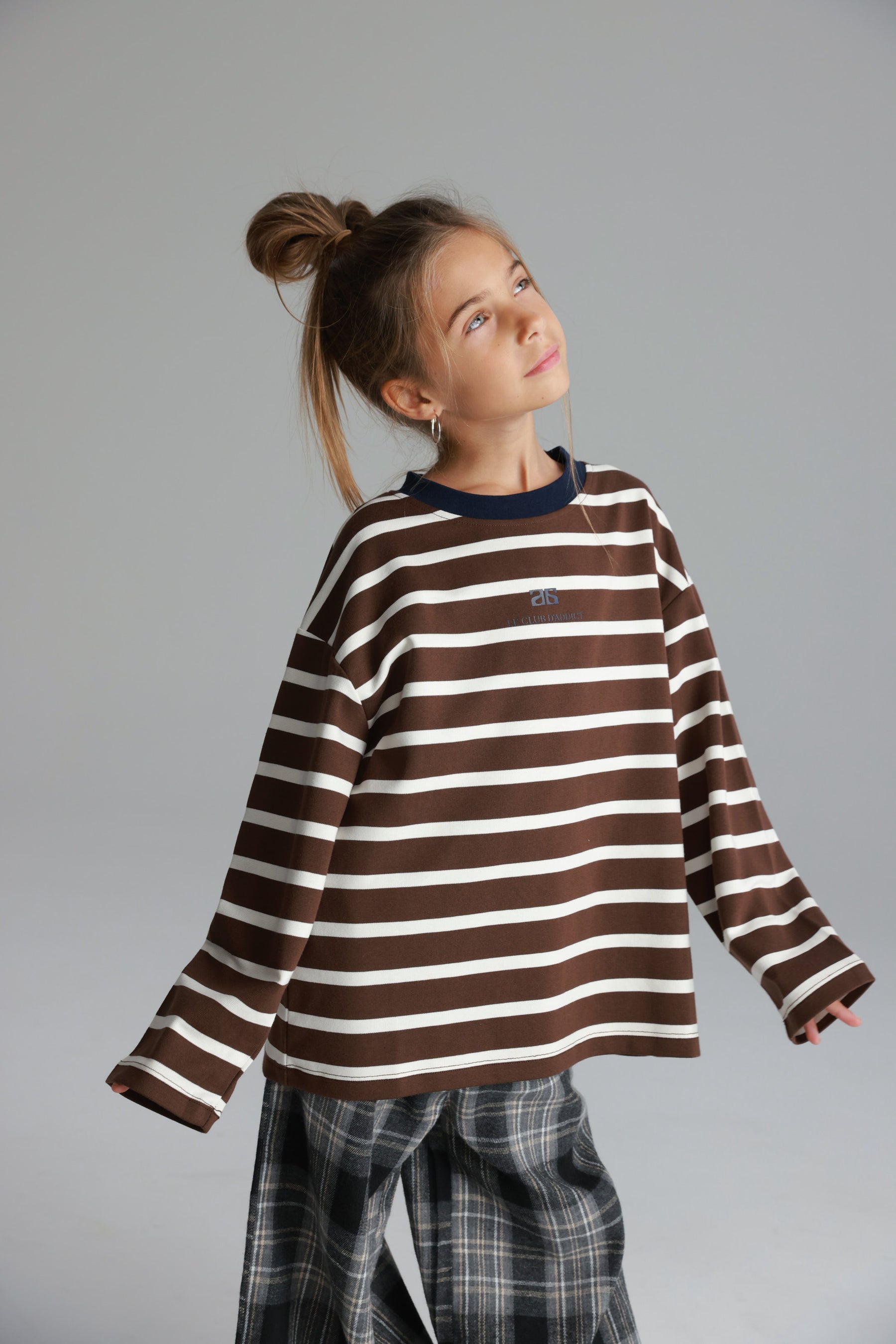 חולצת פול פסים חום/לבן