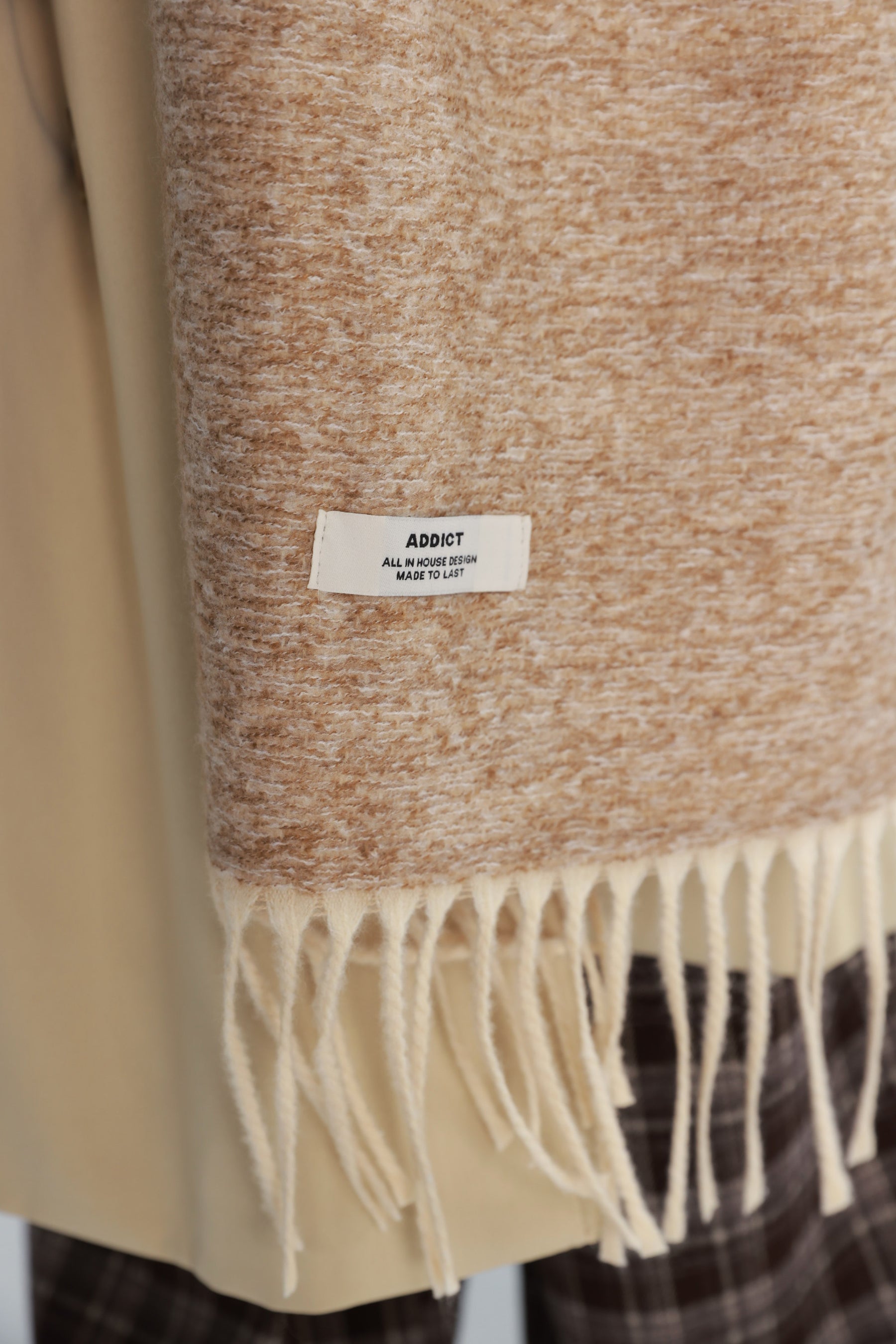 צעיף אניה חום