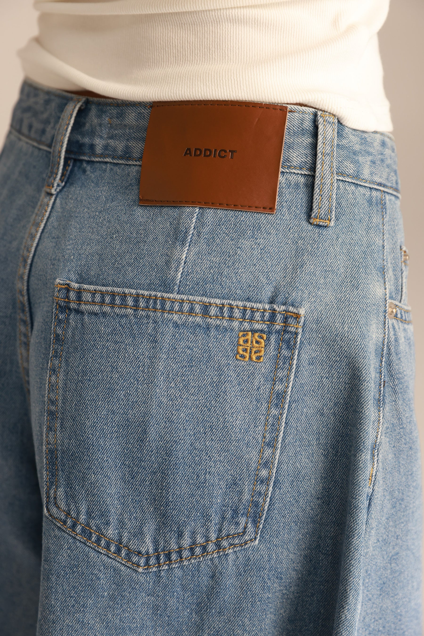 ג'ינס קצר לאונרדו כחול