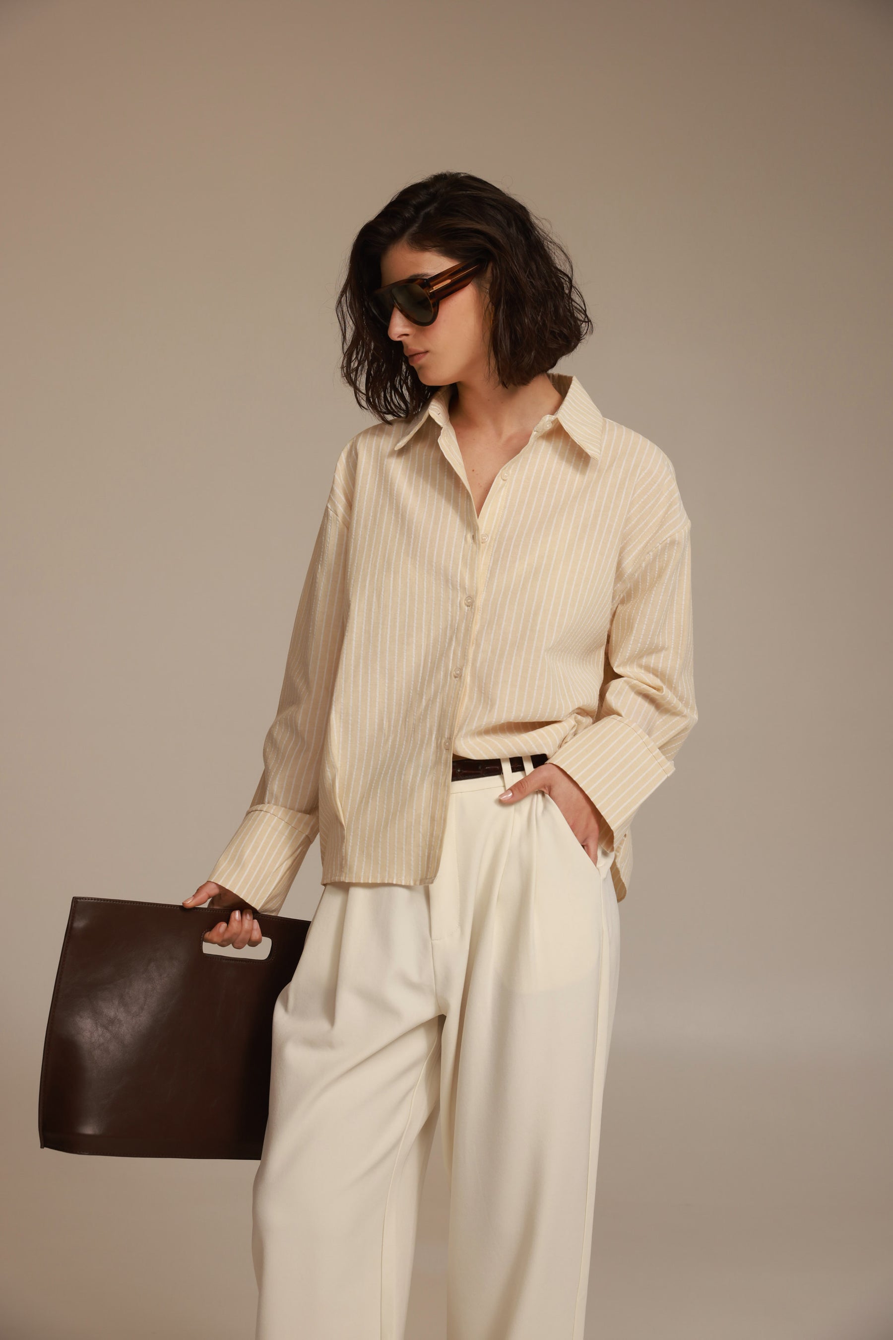 חולצת אוריאן מכופתרת בז'