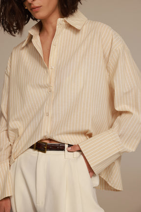 חולצת אוריאן מכופתרת בז'