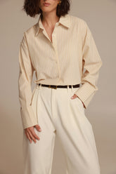 חולצת אוריאן מכופתרת בז'