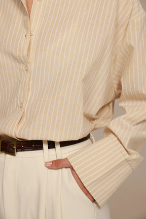 חולצת אוריאן מכופתרת בז'