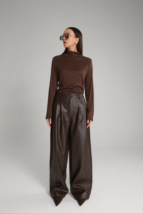 מכנסי נואלה דמוי עור חום כהה