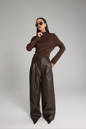 מכנסי נואלה דמוי עור חום כהה