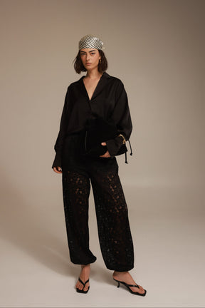 מכנסי קפרי שחורים