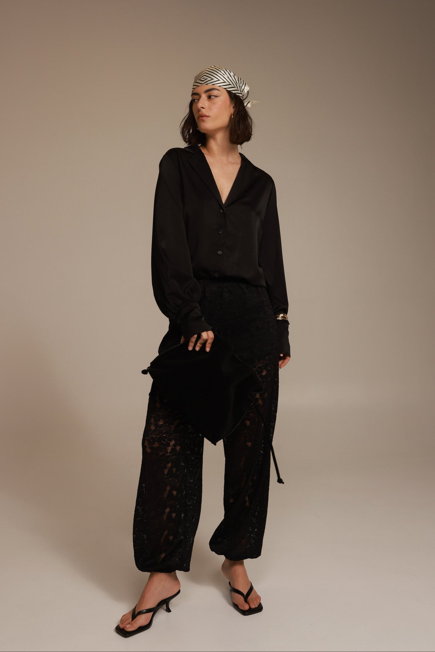 מכנסי קפרי שחורים