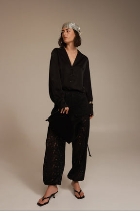 מכנסי קפרי שחורים