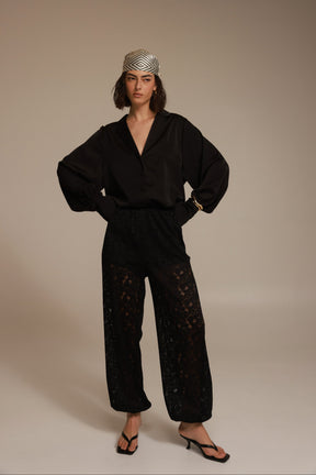 מכנסי קפרי שחורים