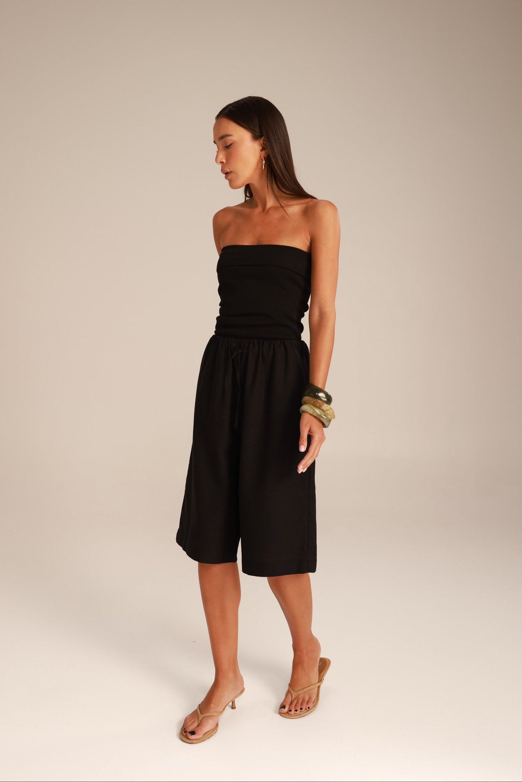 חולצת סטרפלס לילה שחורה