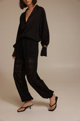 מכנסי קפרי שחורים