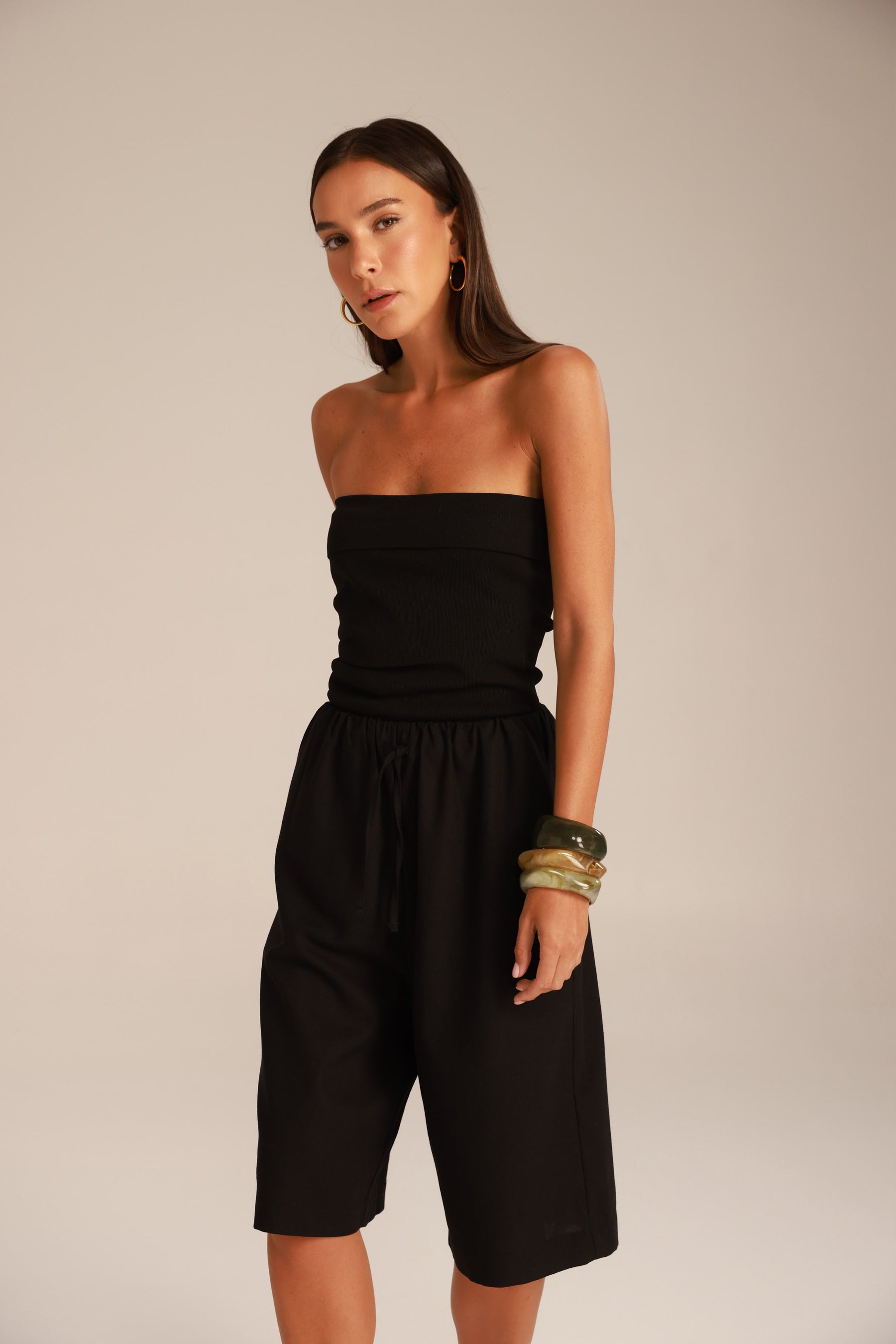 חולצת סטרפלס לילה שחורה