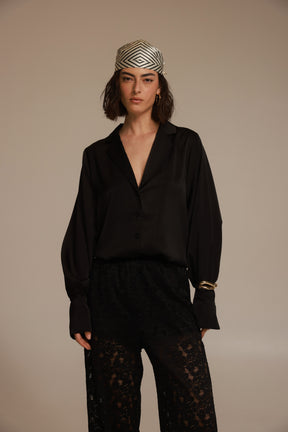 חולצת ויאנה מכופתרת שחורה