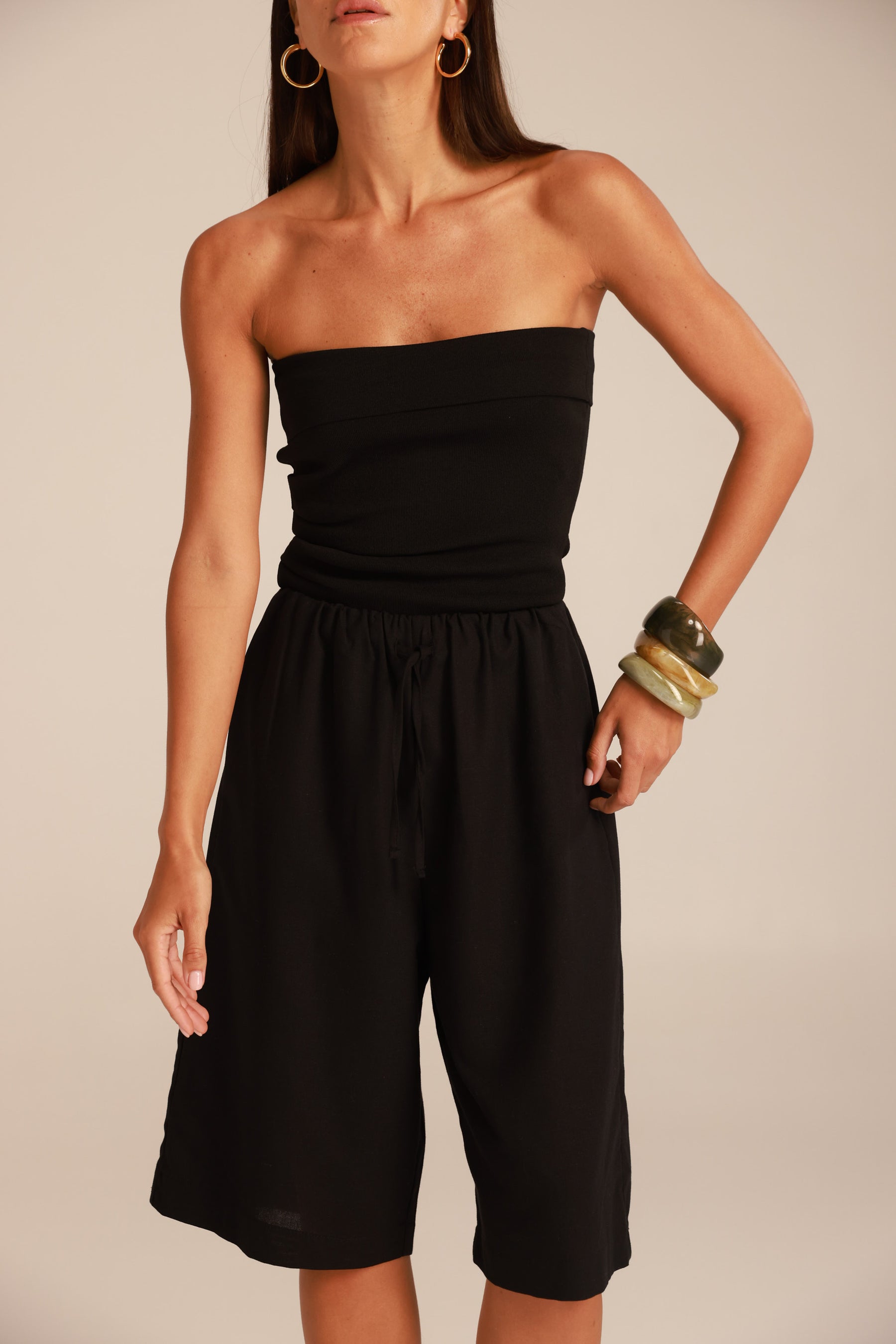 חולצת סטרפלס לילה שחורה