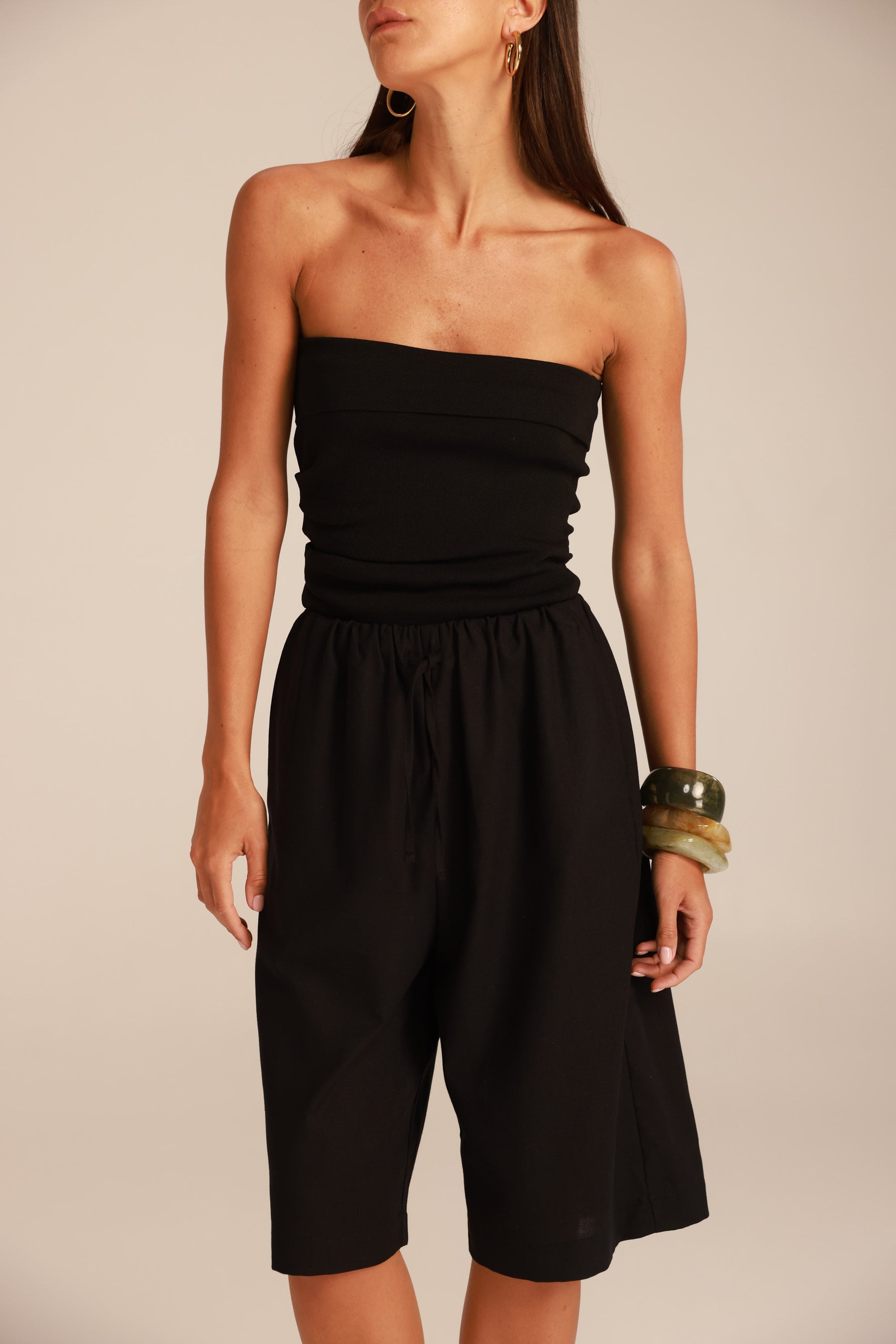 חולצת סטרפלס לילה שחורה