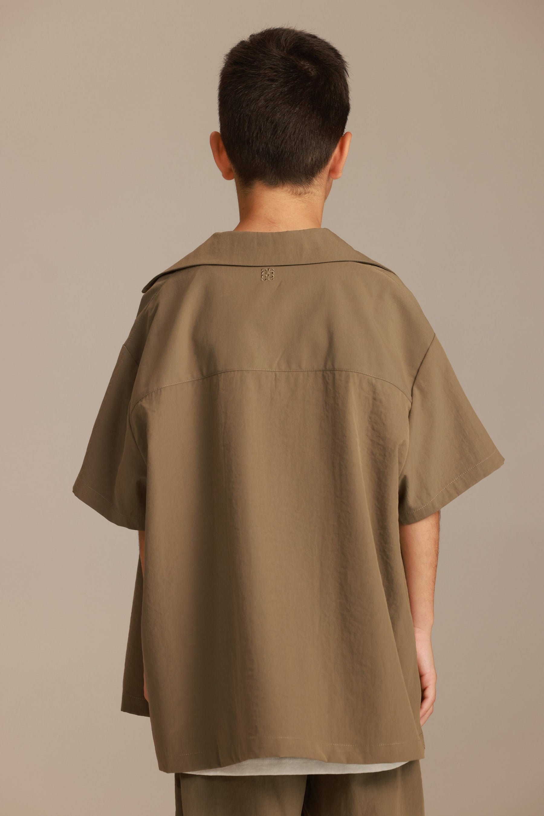 חליפת ג'וזי חאקי